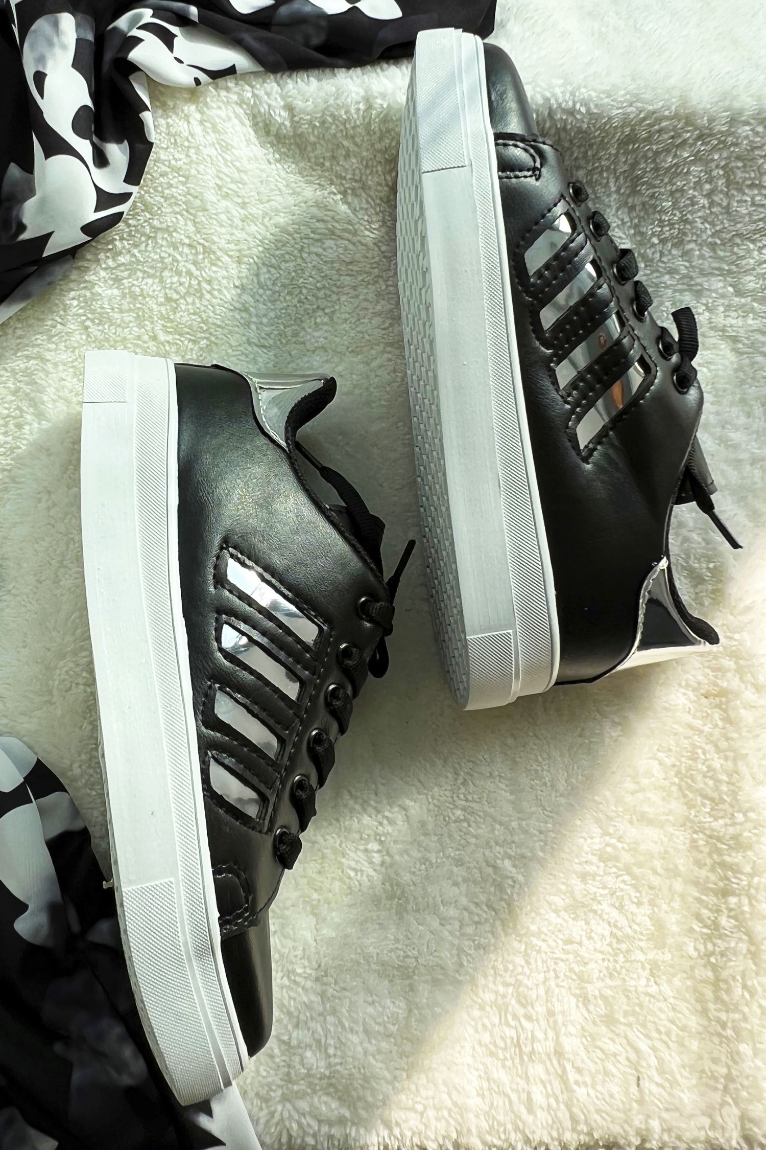 21142-SIYAH-BEYAZ-GUMUS Ayakkabı - 2