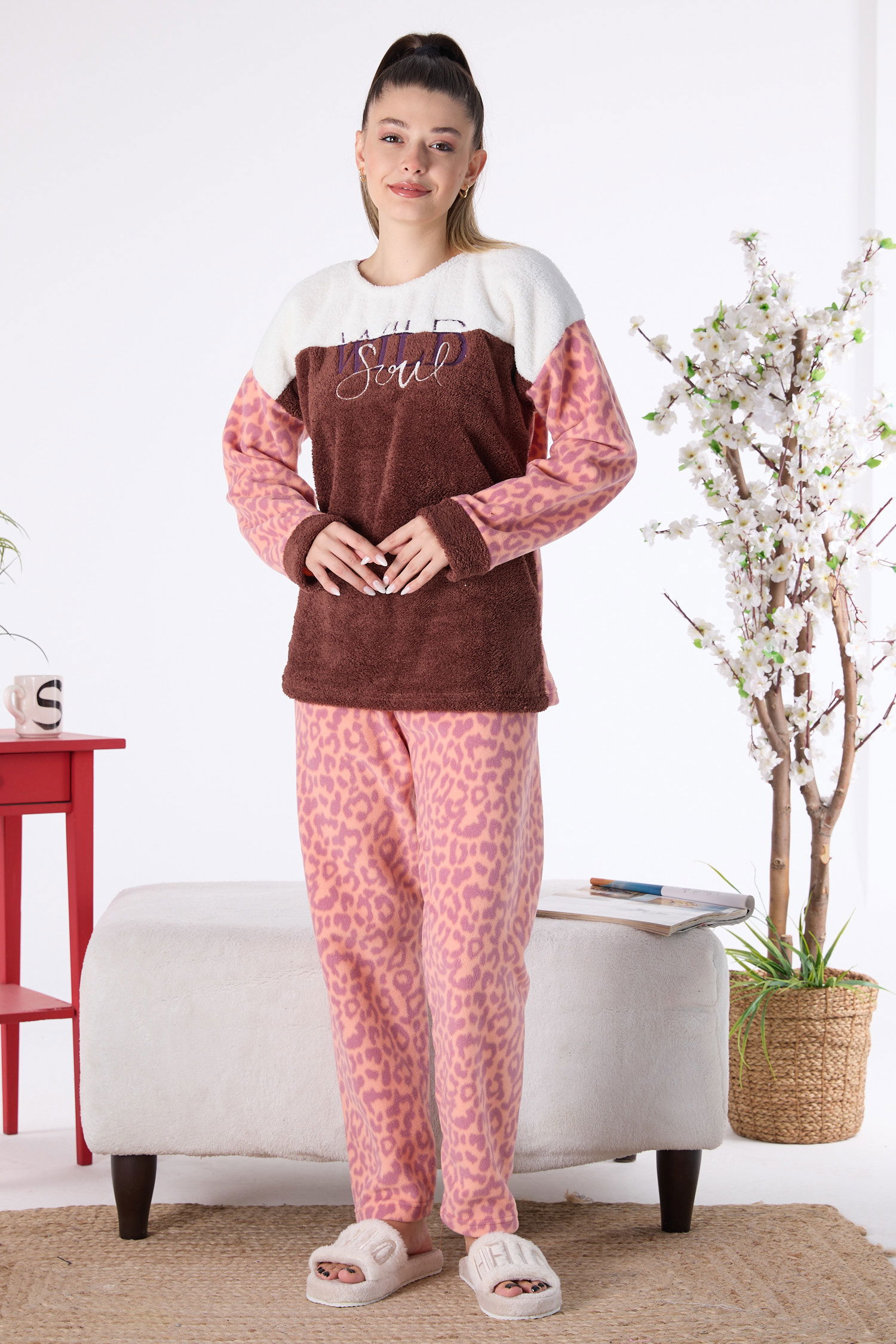 23555-KAHVE Peluş Pijama Takımı - 2