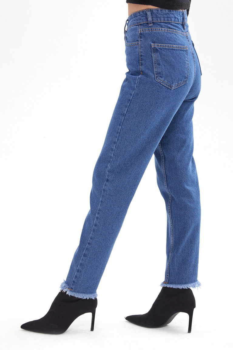 23670-MAVI Yüksek Bel Paça Püsküllü Mom Jeans - TOFİSA