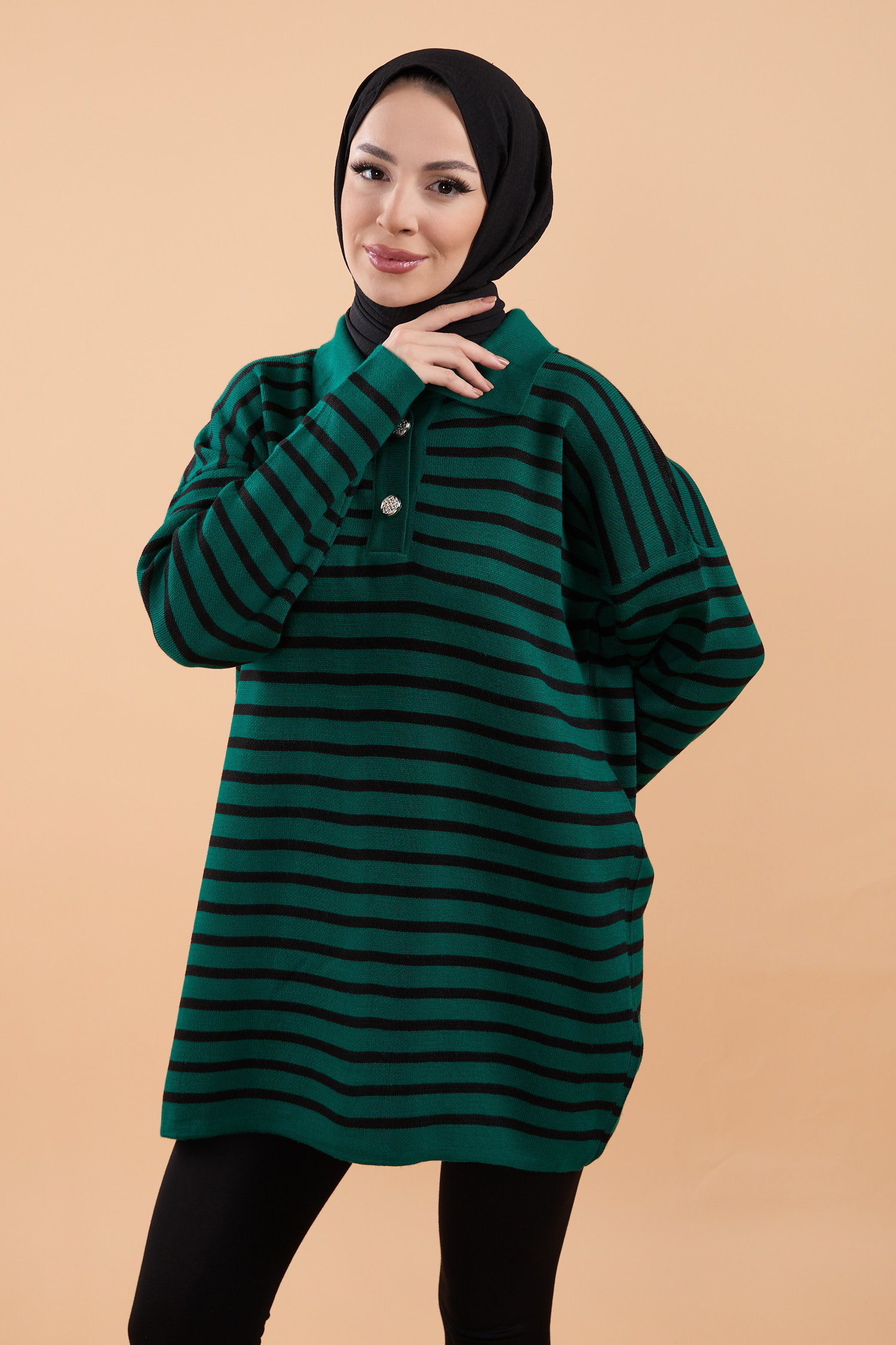23784-ZUMRUT Metal Düğmeli Gömlek Yaka Çizgili Triko Tunik - 1