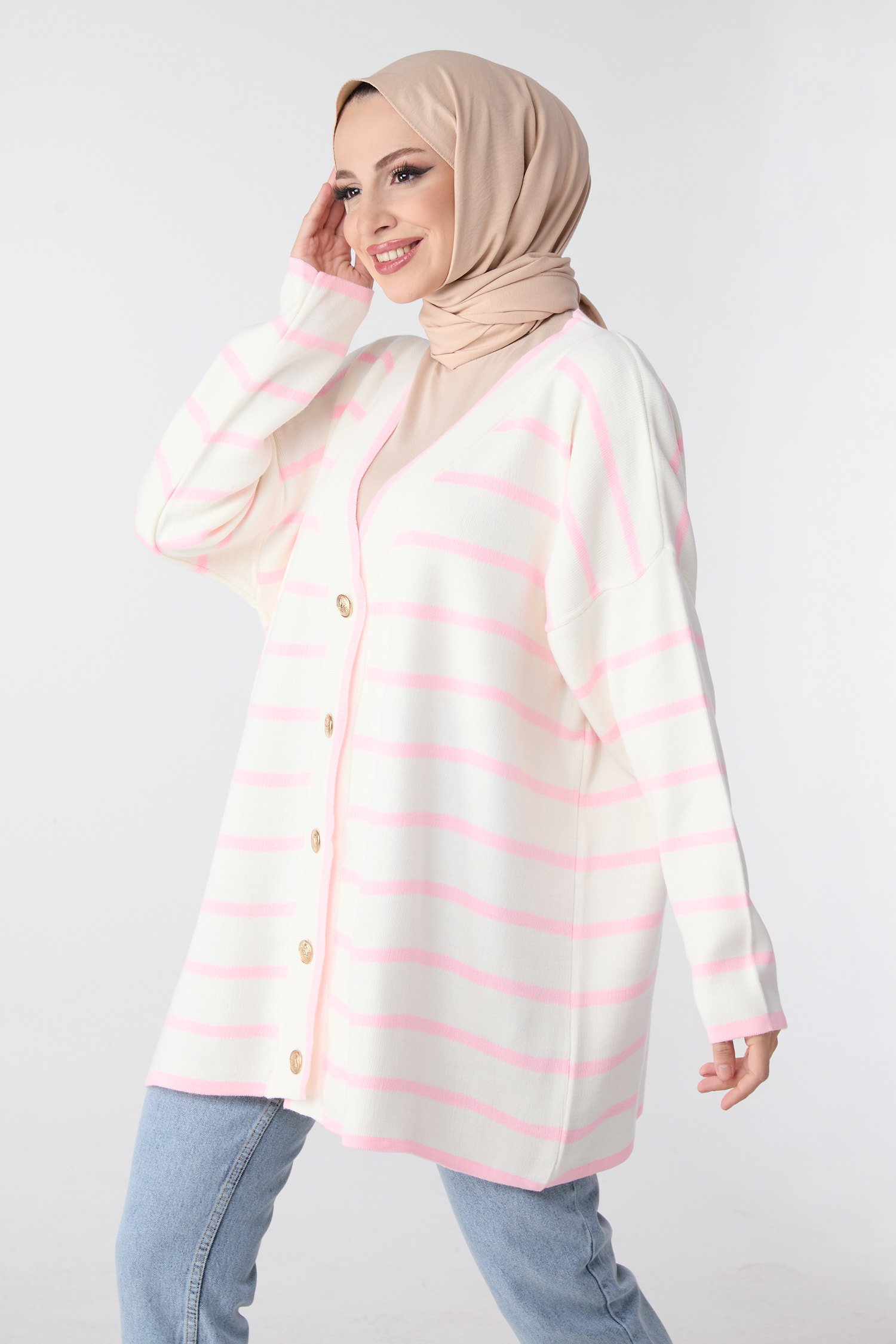 23972-BEYAZ-PEMBE Gold Düğmeli Çizgili Oversize Triko Hırka - 2