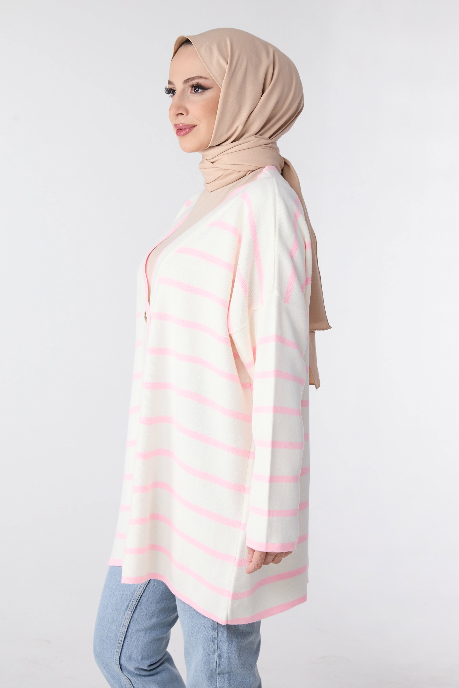 23972-BEYAZ-PEMBE Gold Düğmeli Çizgili Oversize Triko Hırka - 3