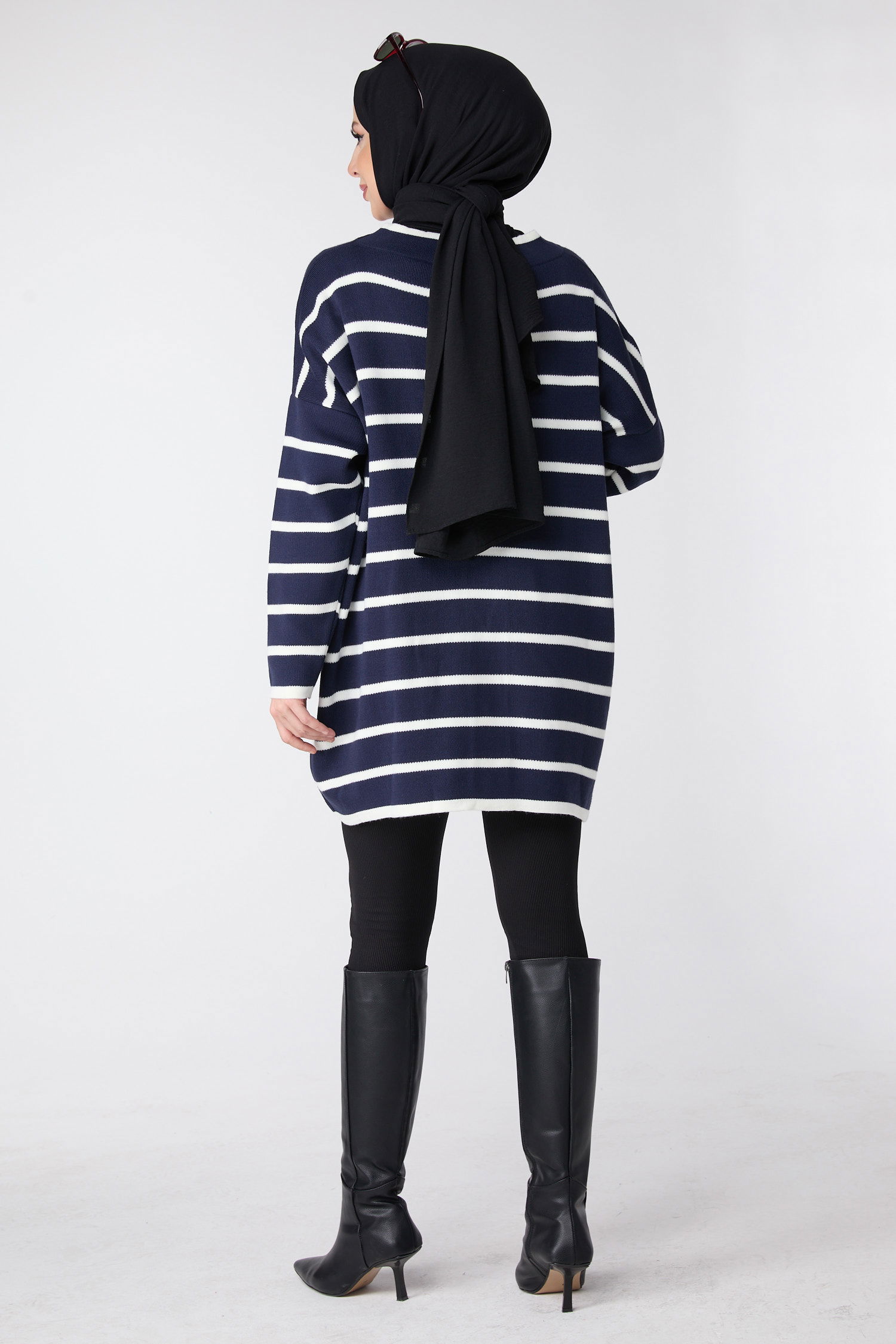 23972-LACIVERT Gold Düğmeli Çizgili Oversize Triko Hırka - 5