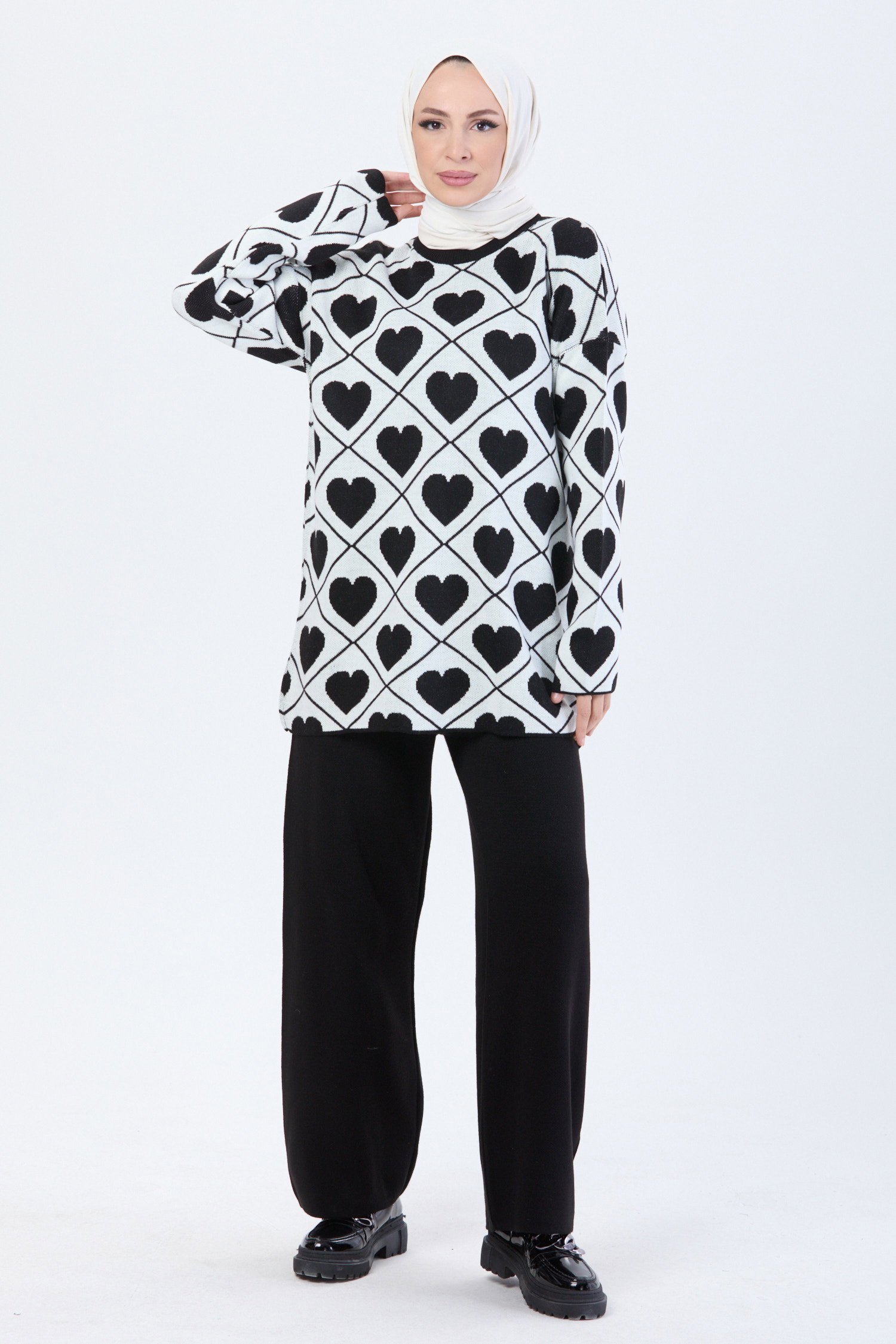 24096-SIYAH Kalp Desenli Triko Takım - 4