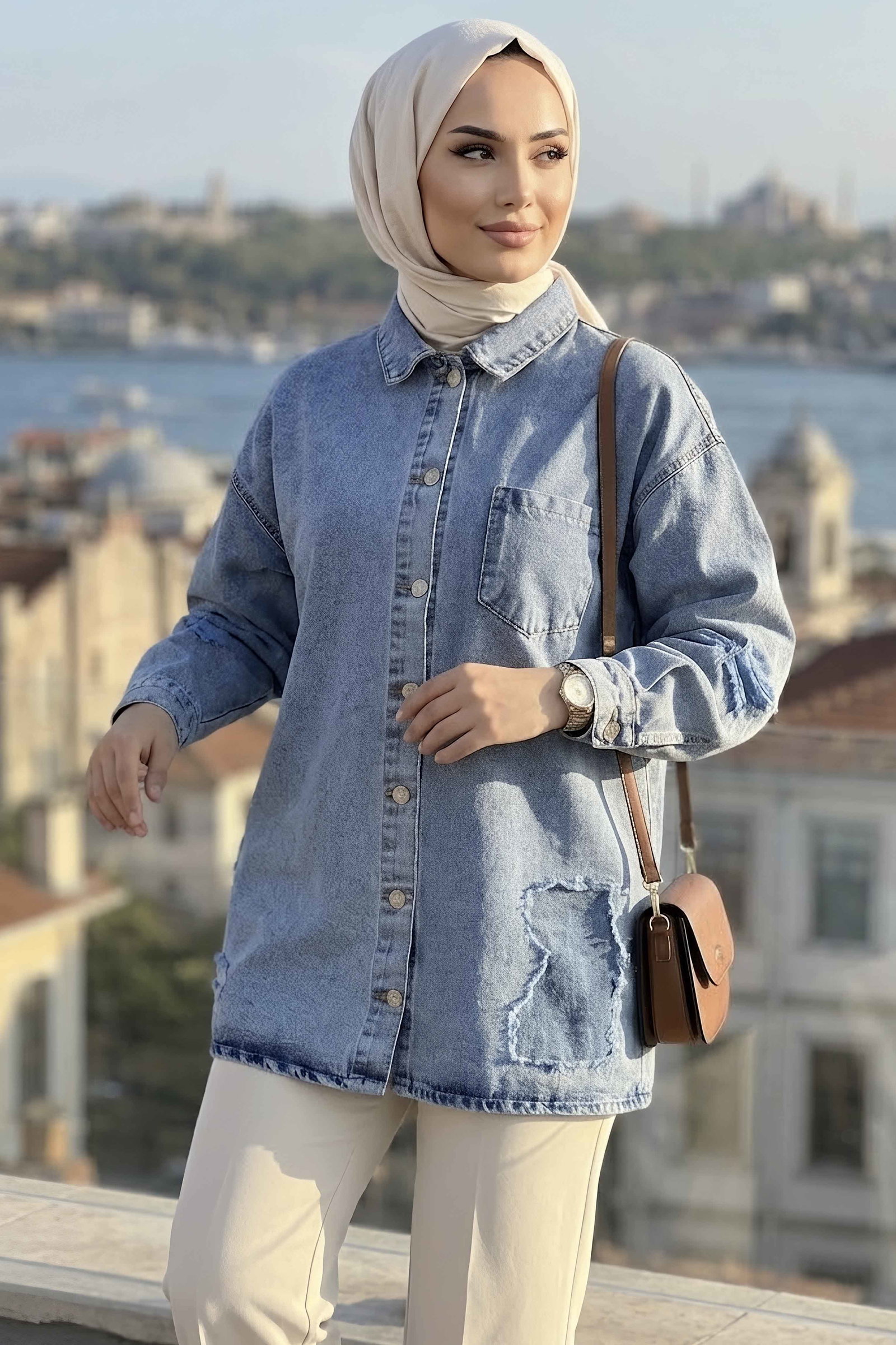 Arkası Baskılı Yırtık Uzun Oversize Kot Ceket Buz Mavi - 29031-BUZ-MAVI - 1