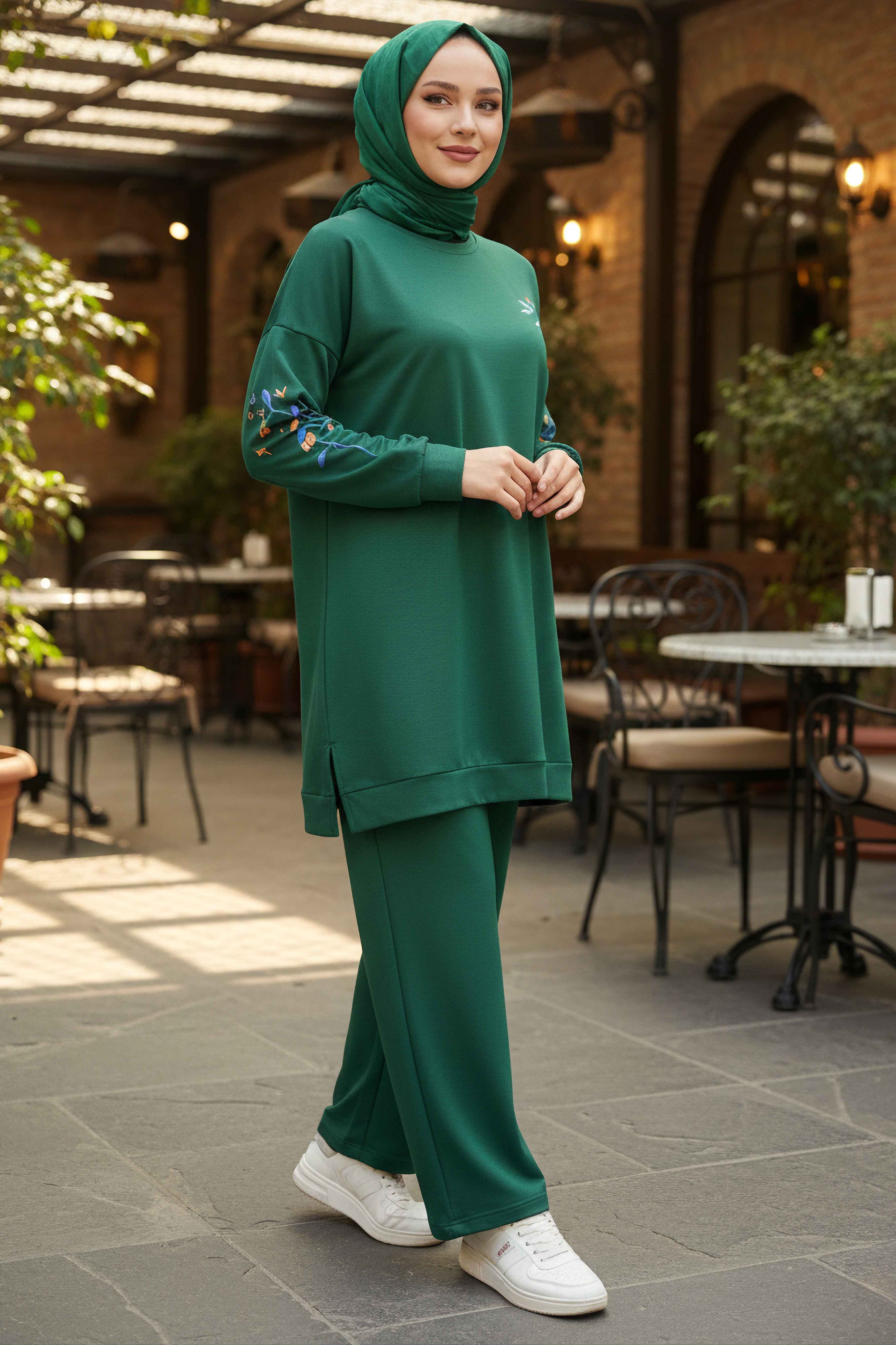 Baskılı Yırtmaçlı İki İplik Takım - 2065-ZUMRUT - 2