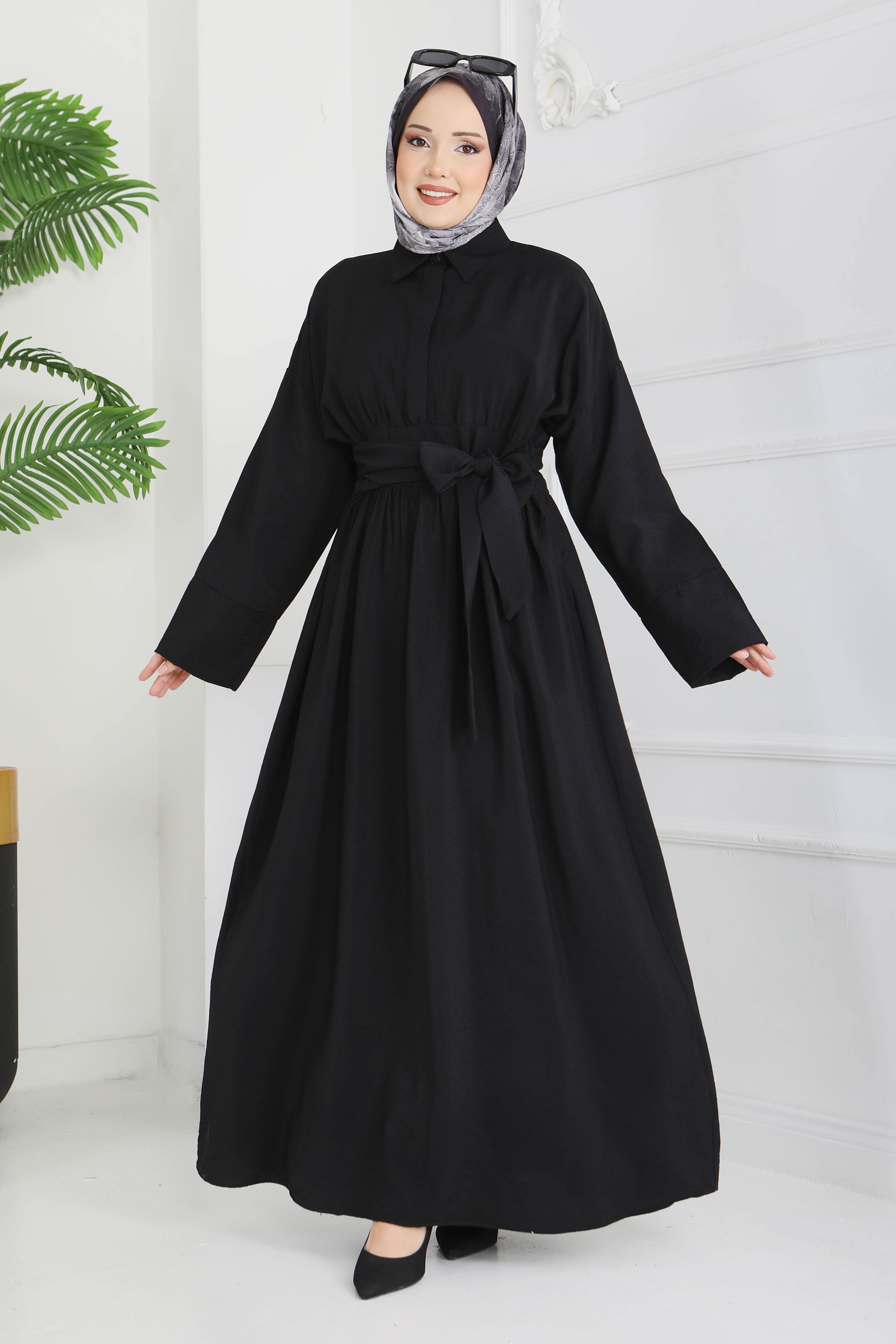 Bel Kuşaklı Gizli Düğmeli Elbise - 28224-SIYAH - 3