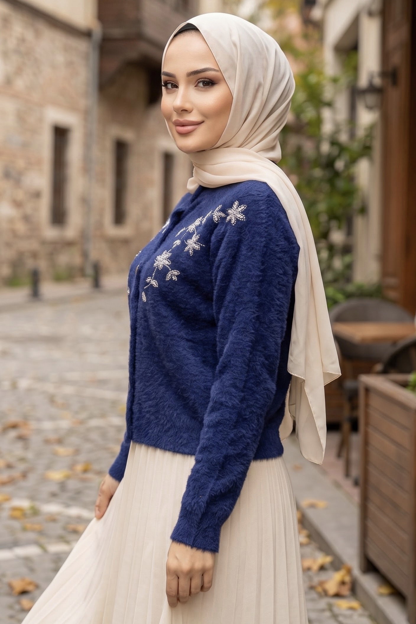 Boncuk Detaylı Yumoş Hırka Lacivert - 29245-LACIVERT - 2