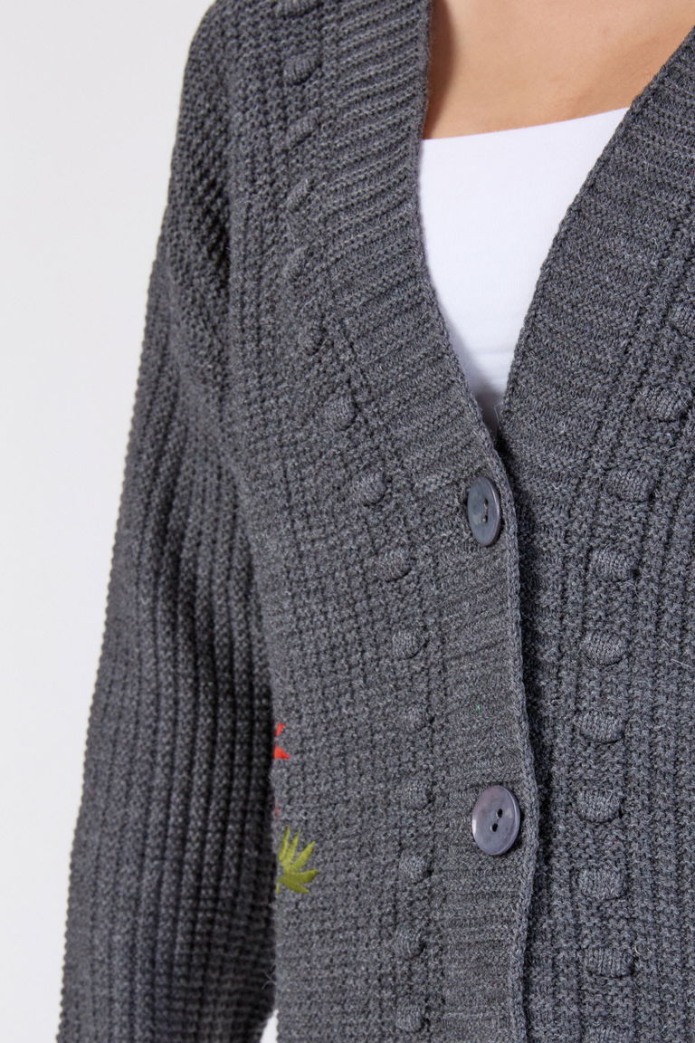 Çiçek Nakış Detaylı Triko Hırka - 27662 - TOFİSA