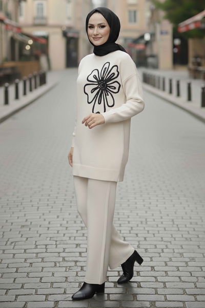 Çiçek Nakışlı İkili Triko Takım - 28062-EKRU 
