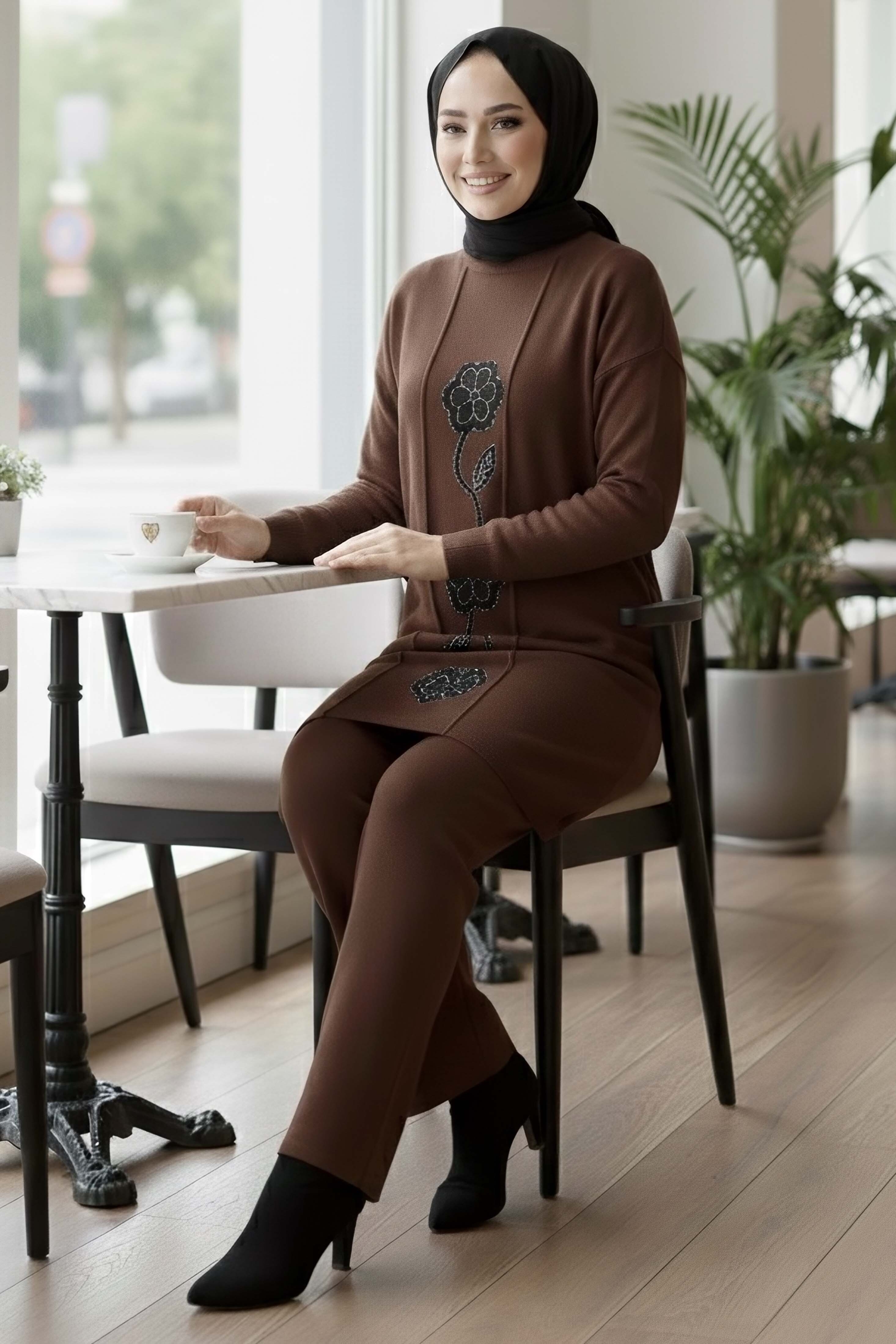 Çiçek Pul Detaylı Triko İkili Takım - 28126-KAHVE - 1