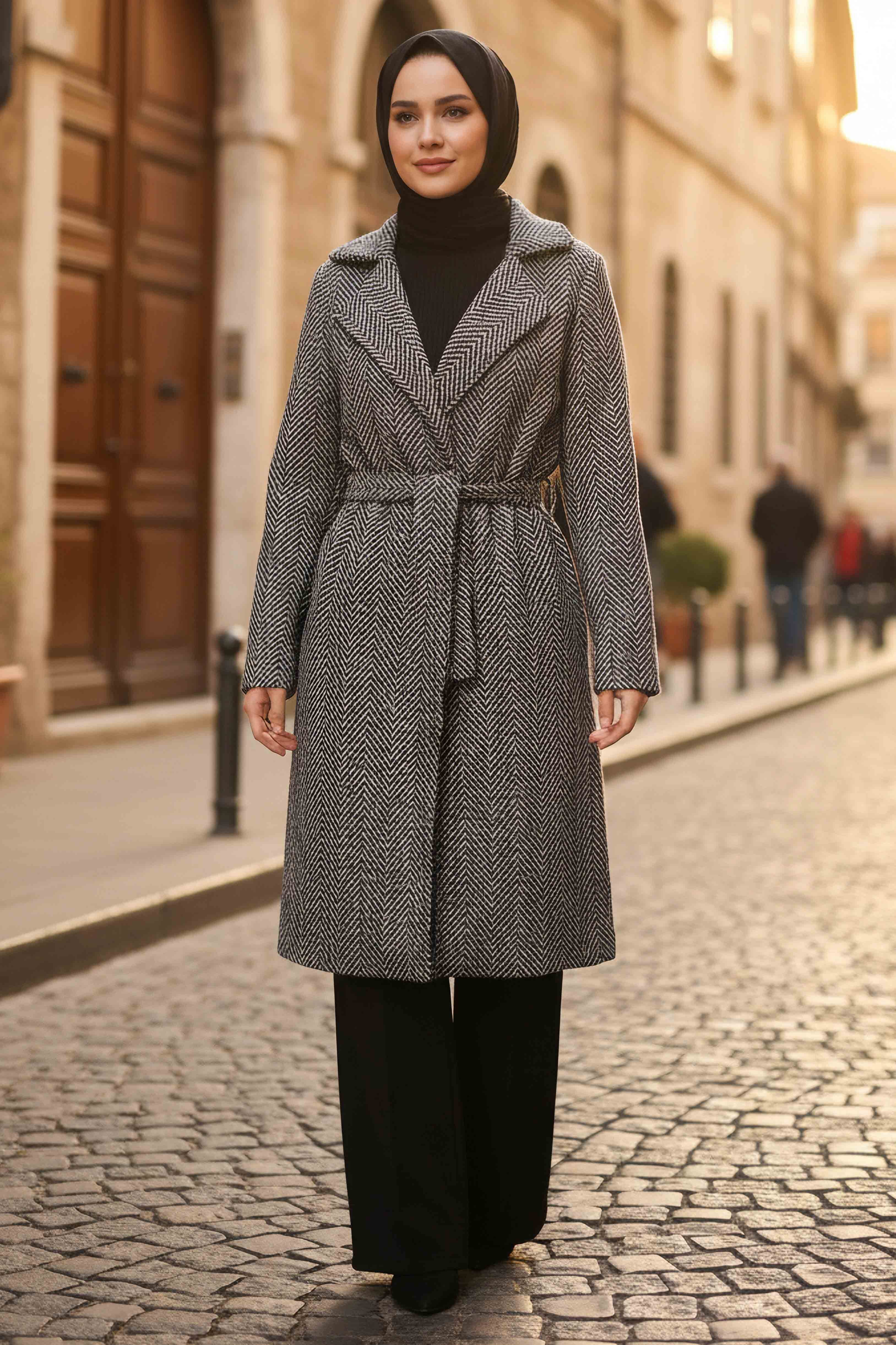 Desenli Kuşaklı Kaşe Kaban - 28095-SIYAH - 2