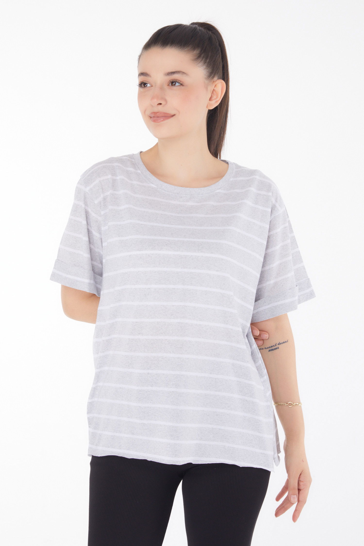 Düz Bisiklet Yaka Kadın Açik Gri Çizgili Kısa Kollu T-shirt - 25840 - 2