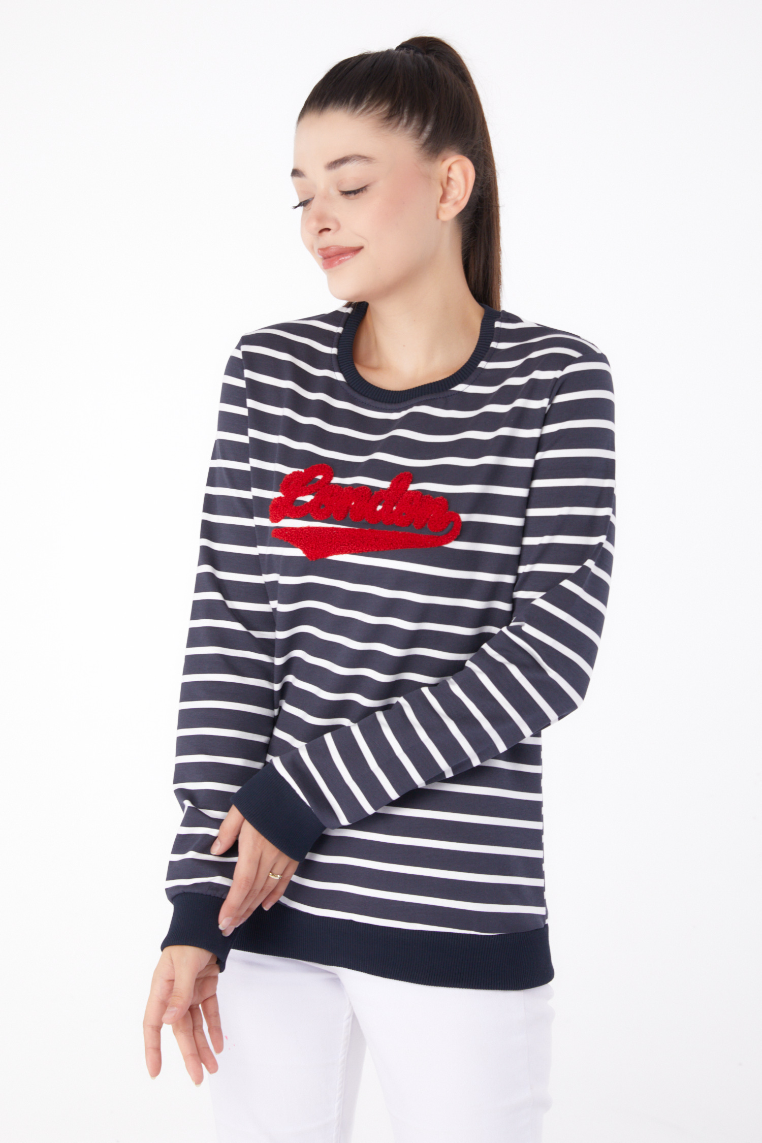 Düz Bisiklet Yaka Kadın Antrasit Nakışlı Sweatshirt - 26287 - 3