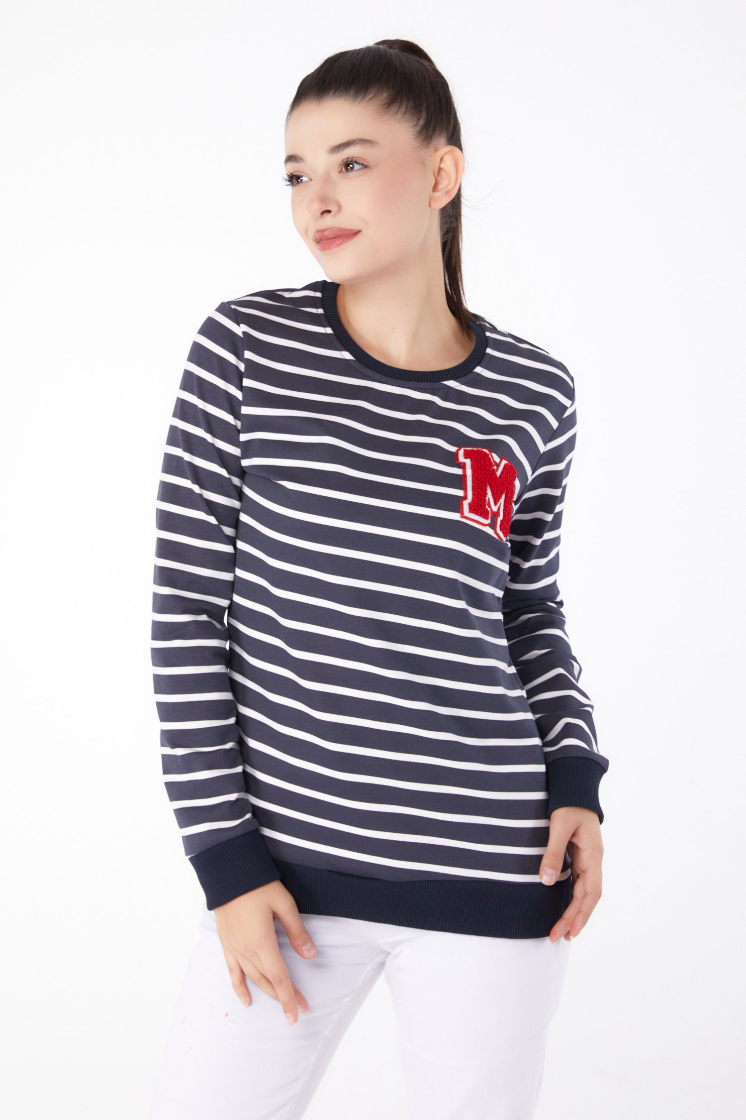 Düz Bisiklet Yaka Kadın Antrasit Nakışlı Sweatshirt - 26291 - 2