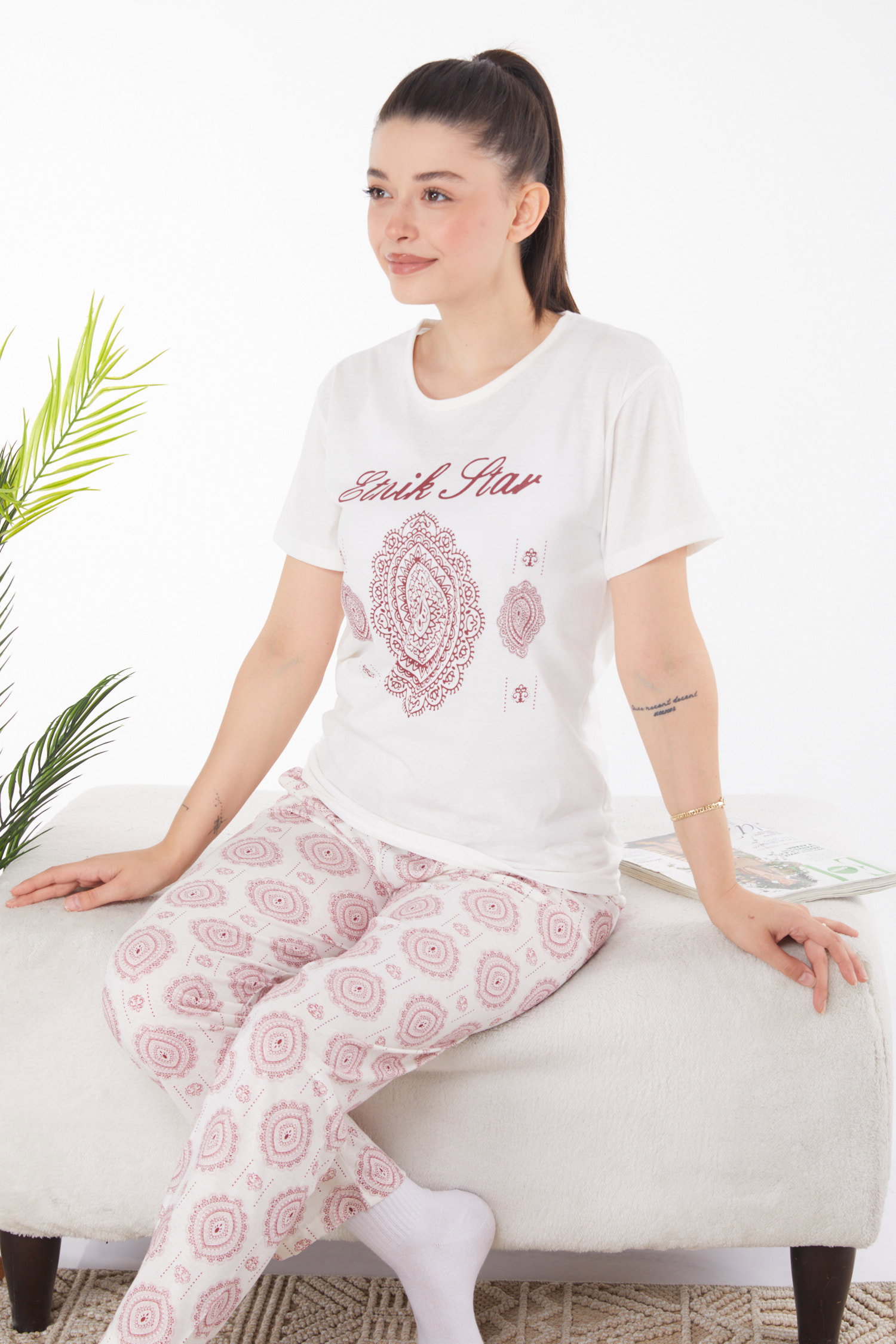 Düz Bisiklet Yaka Kadın Beyaz Baskılı Pijama Takımı - 25814 - 2