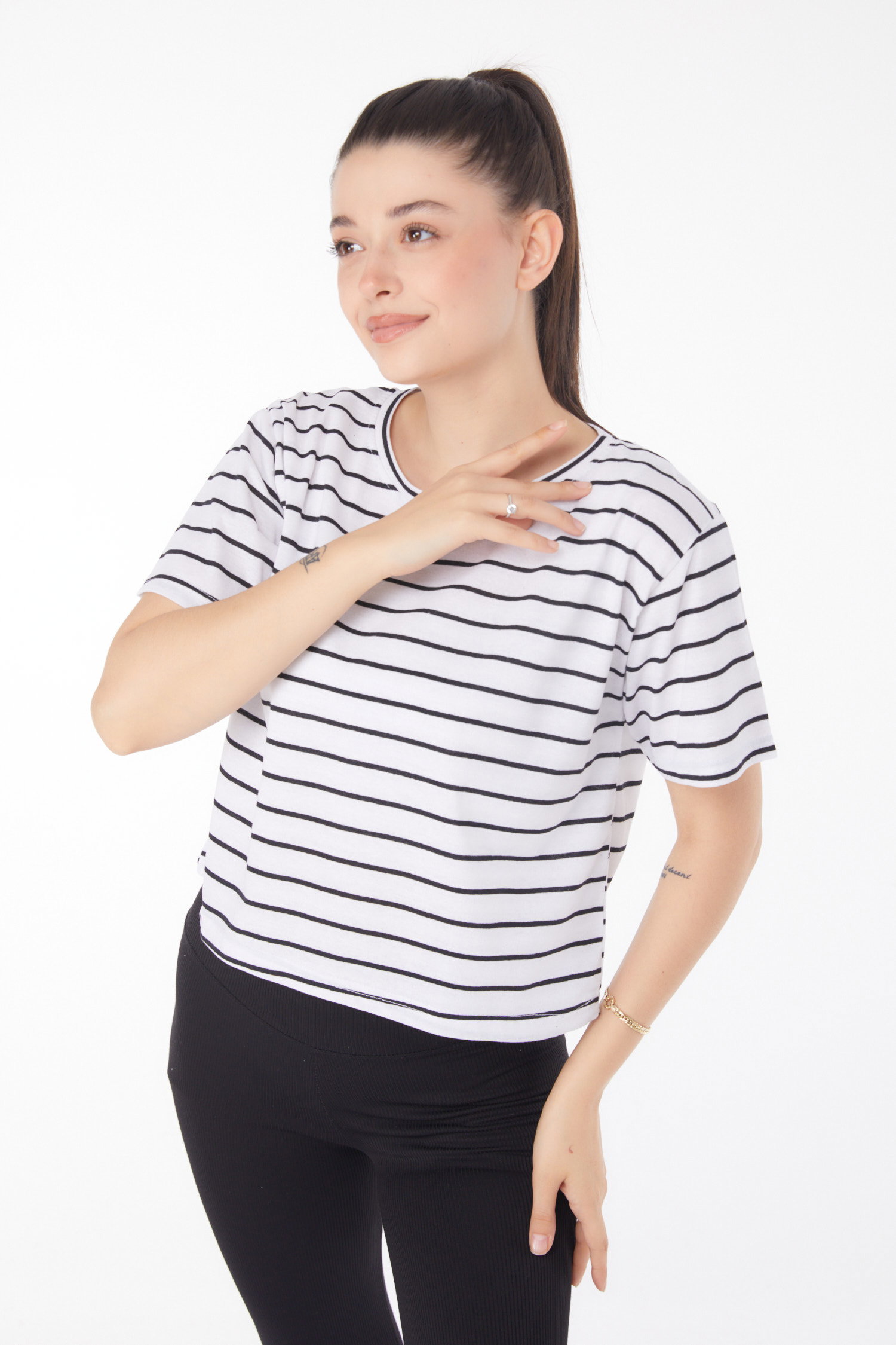 Düz Bisiklet Yaka Kadın Beyaz Çizgili Kısa Kollu Crop - 25842 - 3