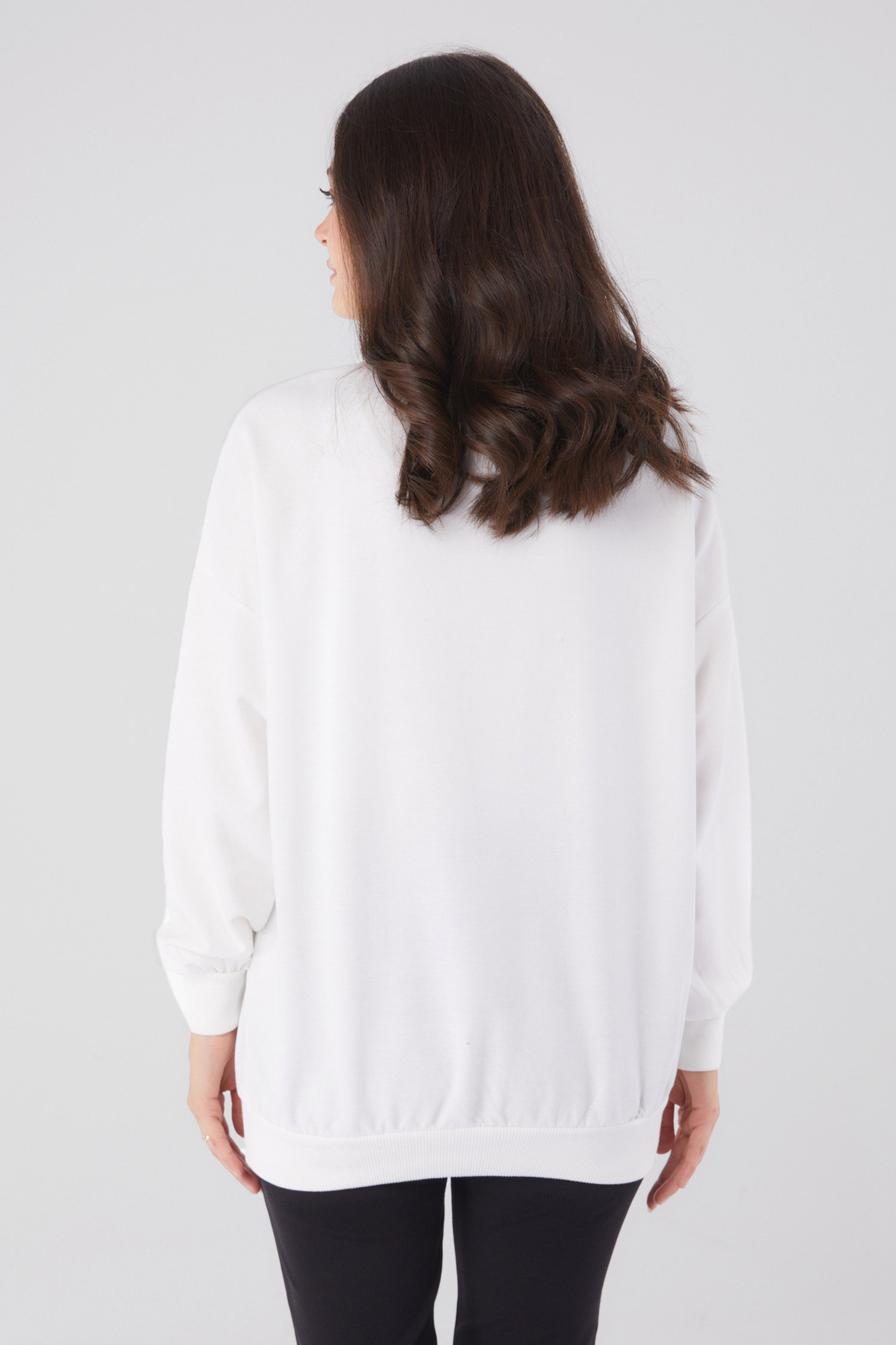 Düz Bisiklet Yaka Kadın Beyaz Manşetli Sweatshirt - 26046 - 4