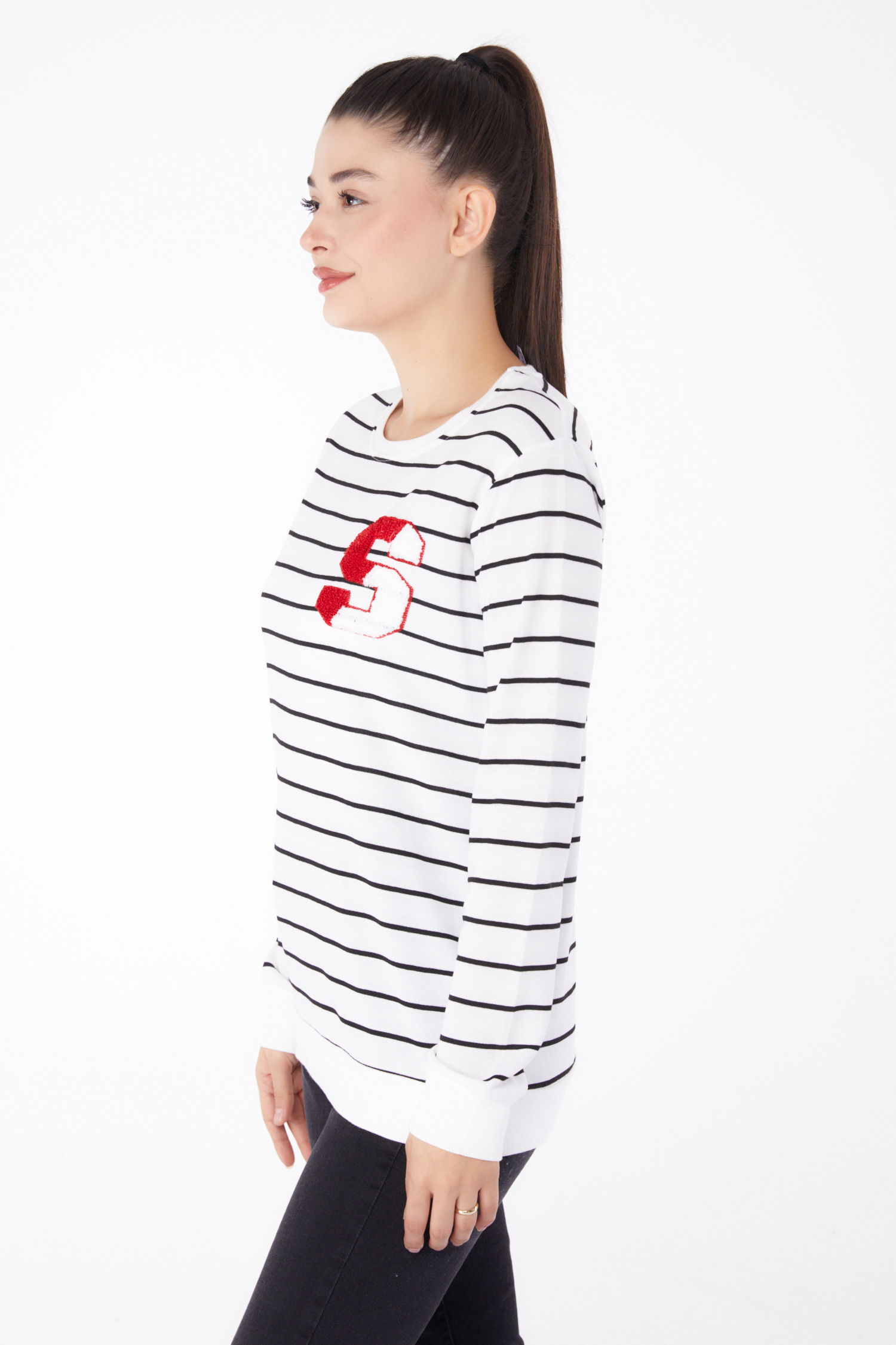 Düz Bisiklet Yaka Kadın Beyaz Nakışlı Sweatshirt - 26286 - 4