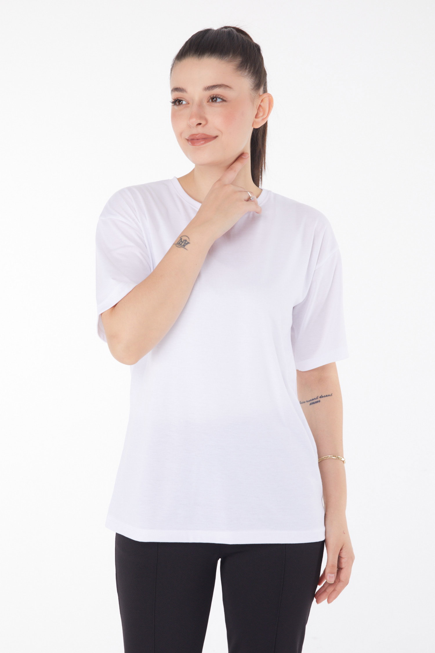 Düz Bisiklet Yaka Kadın Beyaz T-Shirt - 25849 - 2