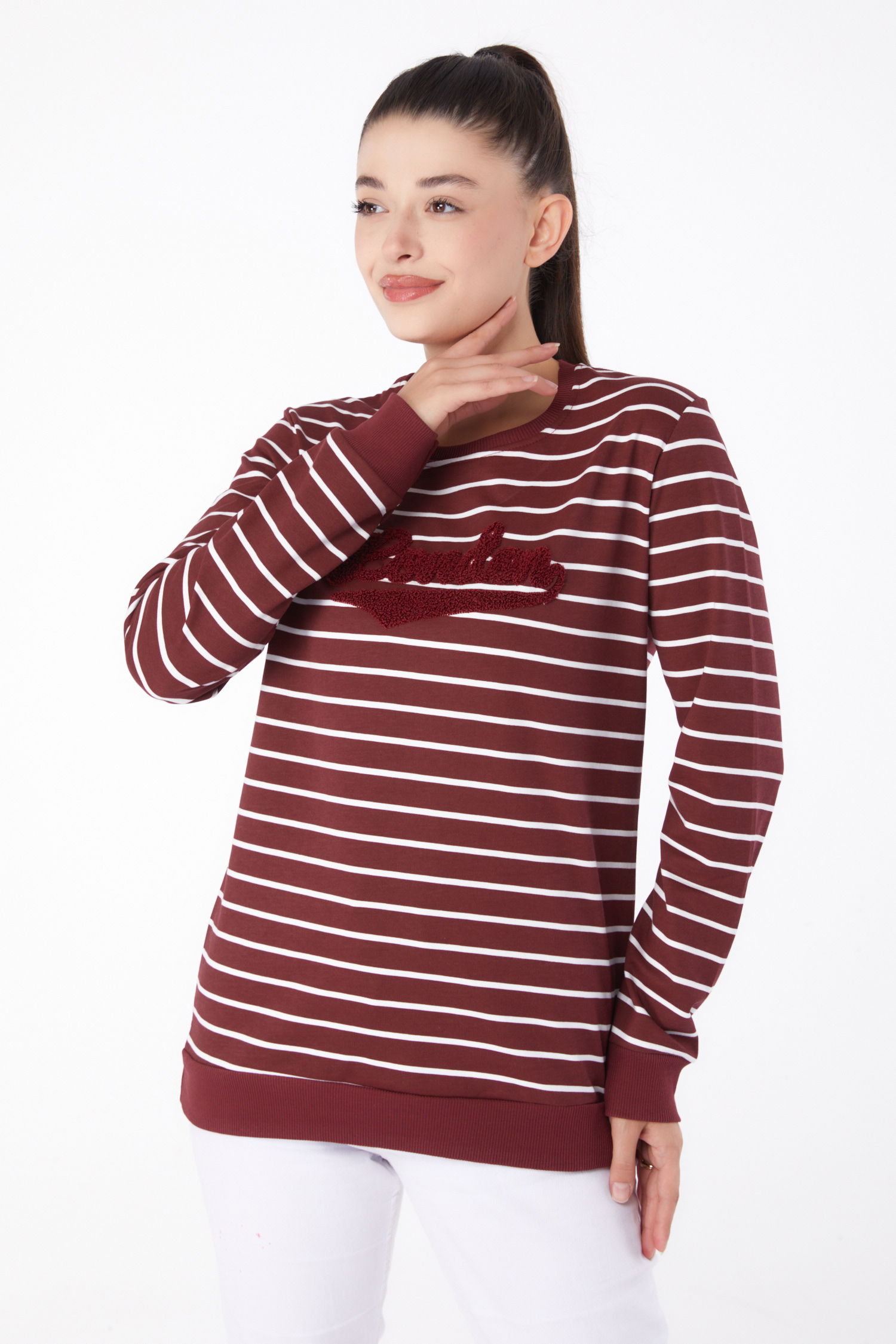 Düz Bisiklet Yaka Kadın Bordo Nakışlı Sweatshirt - 26287 - 1