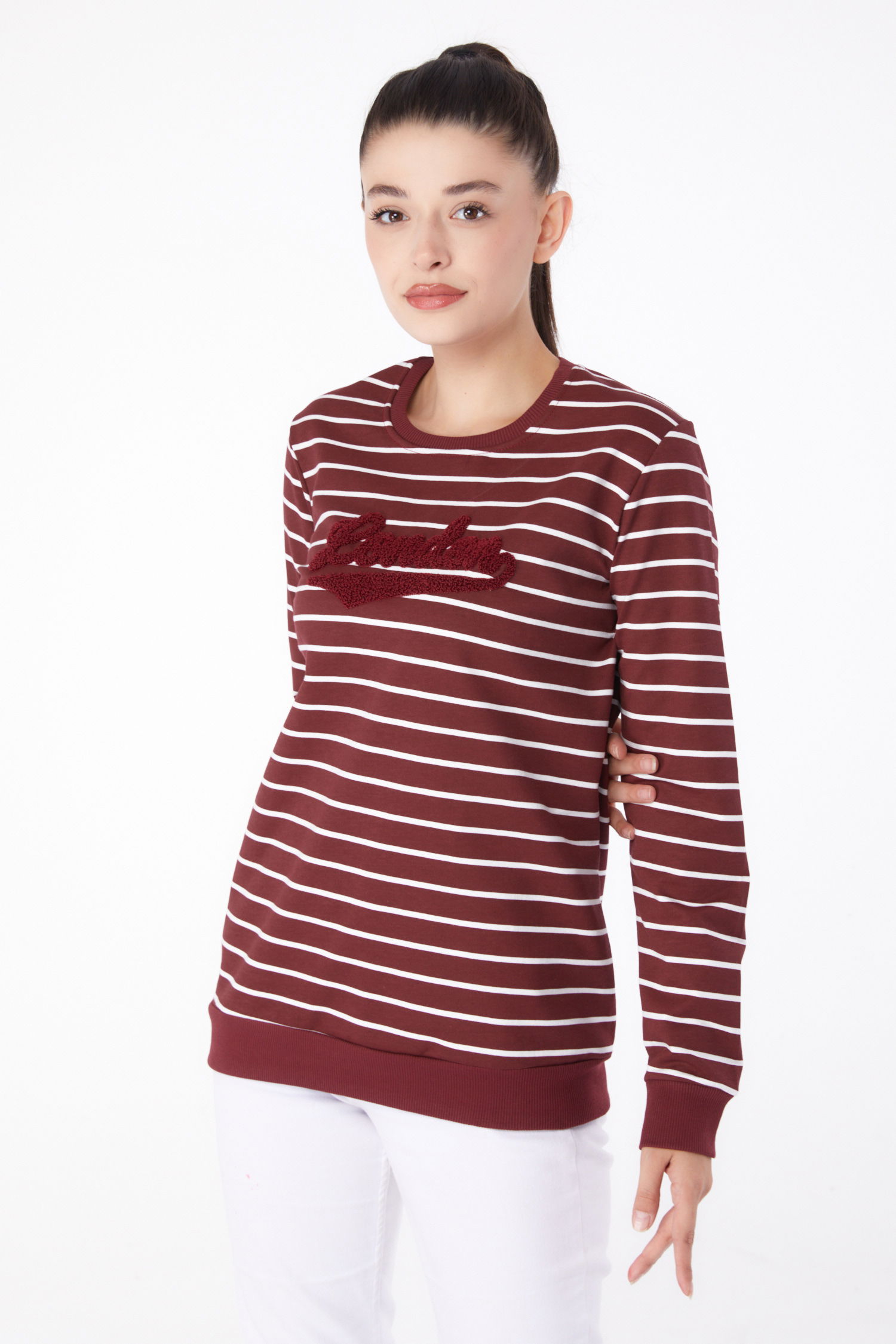 Düz Bisiklet Yaka Kadın Bordo Nakışlı Sweatshirt - 26287 - 3