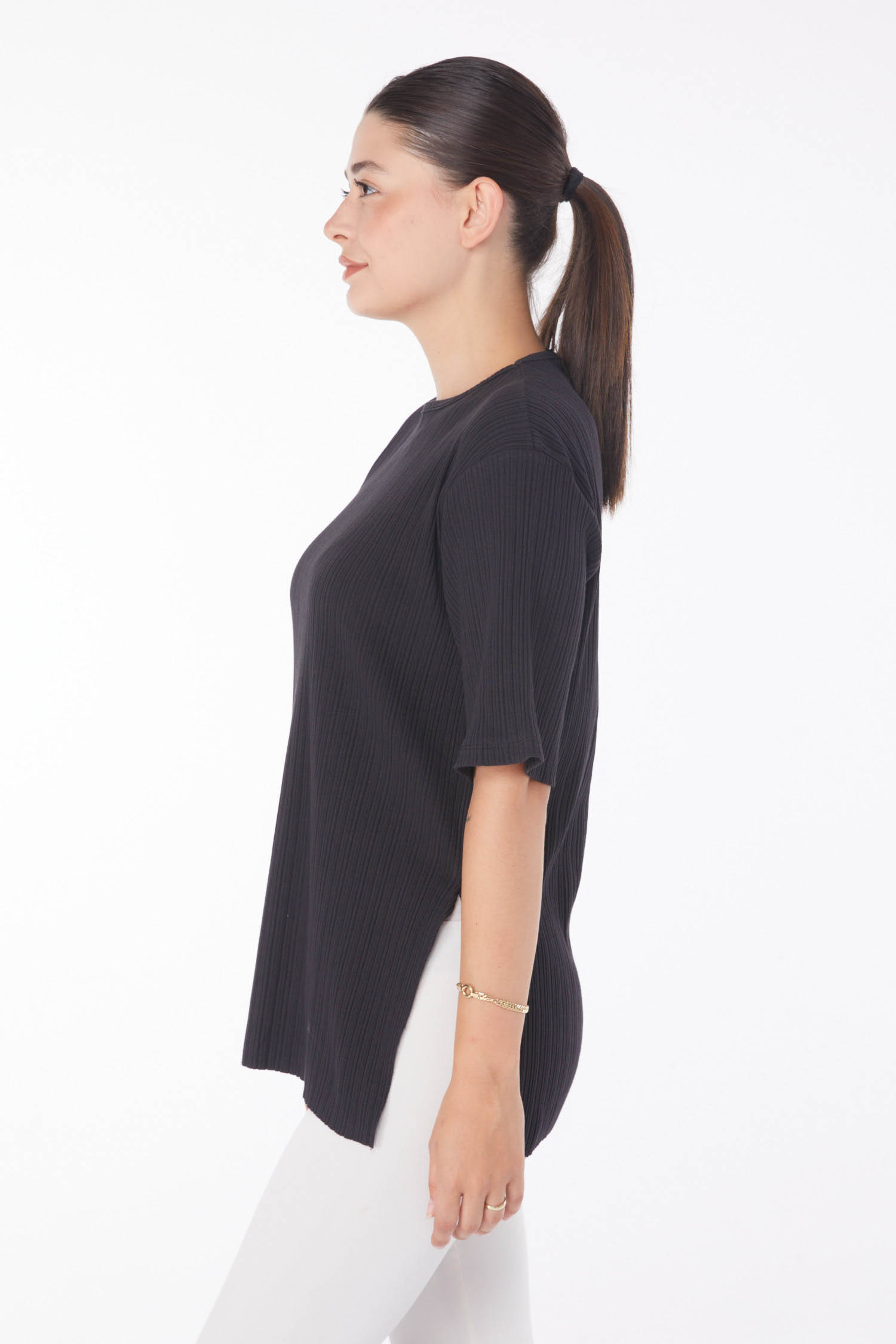 Düz Bisiklet Yaka Kadın D4 Siyah Yırtmaçlı T-Shirt - 25114 - 4