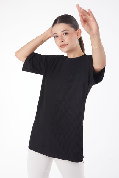 Düz Bisiklet Yaka Kadın D5 Siyah Yırtmaçlı T-Shirt - 25114 
