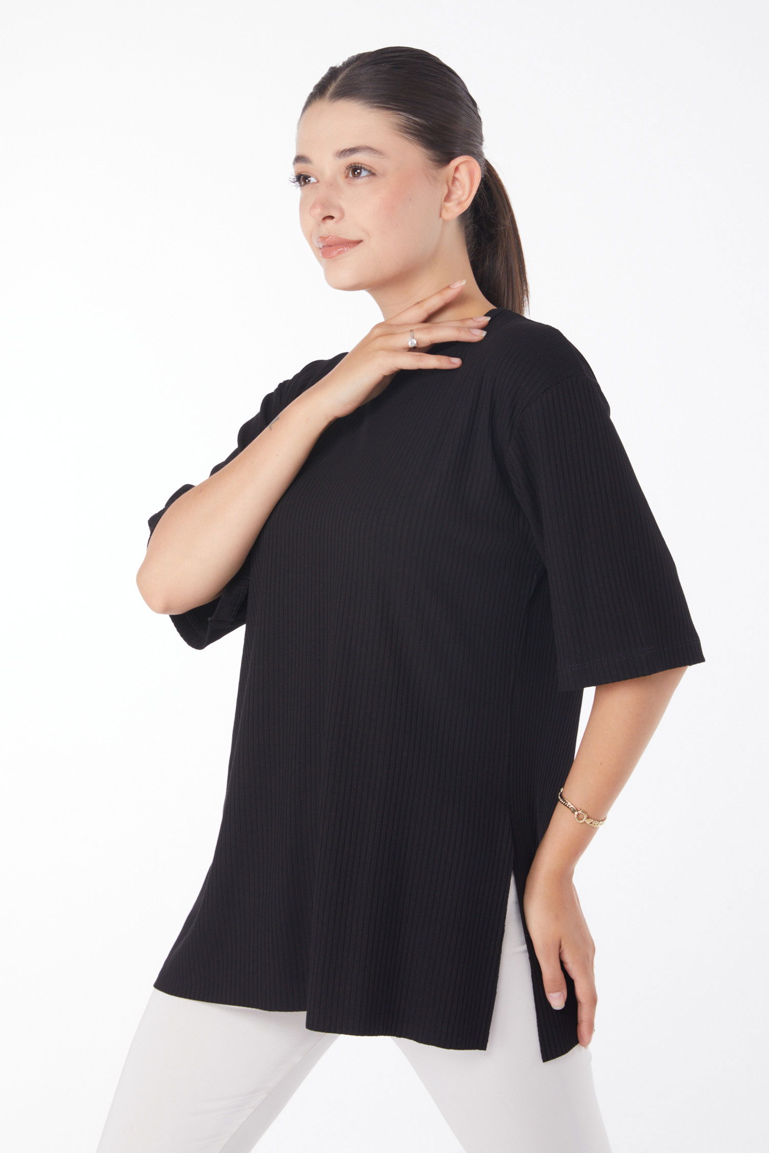 Düz Bisiklet Yaka Kadın D5 Siyah Yırtmaçlı T-Shirt - 25114 - 3