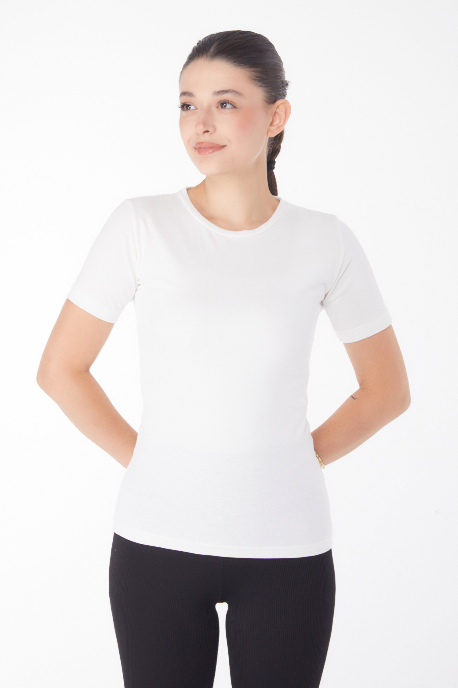 Düz Bisiklet Yaka Kadın Ekru Kısa Kollu T-shirt - 25768 - 2