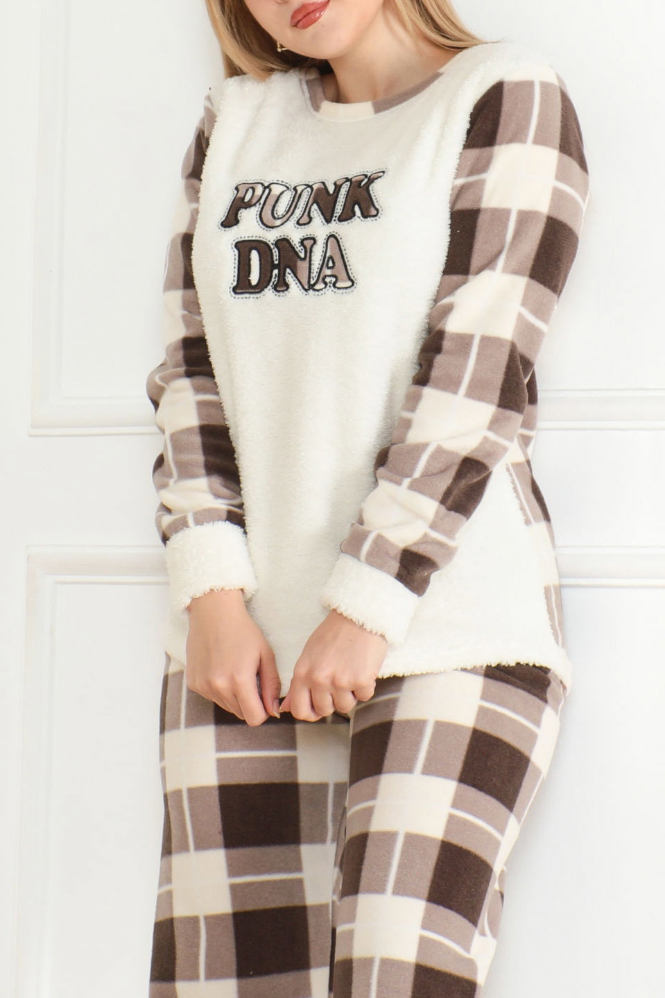 Düz Bisiklet Yaka Kadın Ekru Nakışlı Peluş Polar Pijama Takım - 26634 - 3