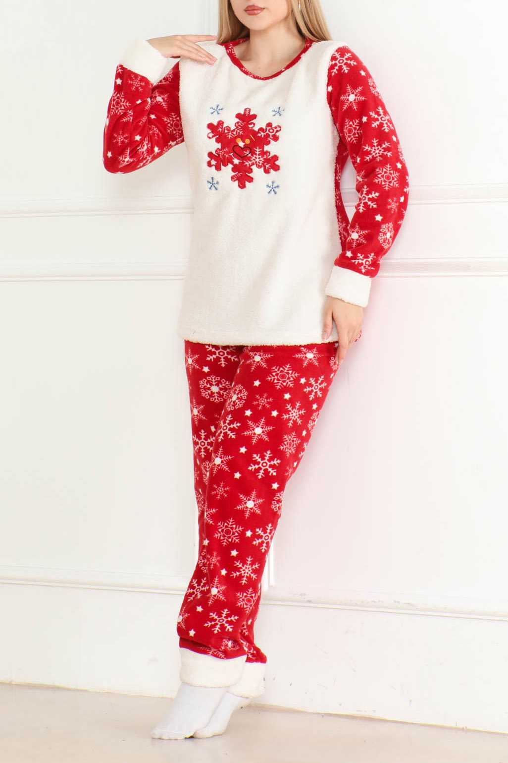 Düz Bisiklet Yaka Kadın Ekru Nakışlı Peluş Polar Pijama Takım - 26639 - 1