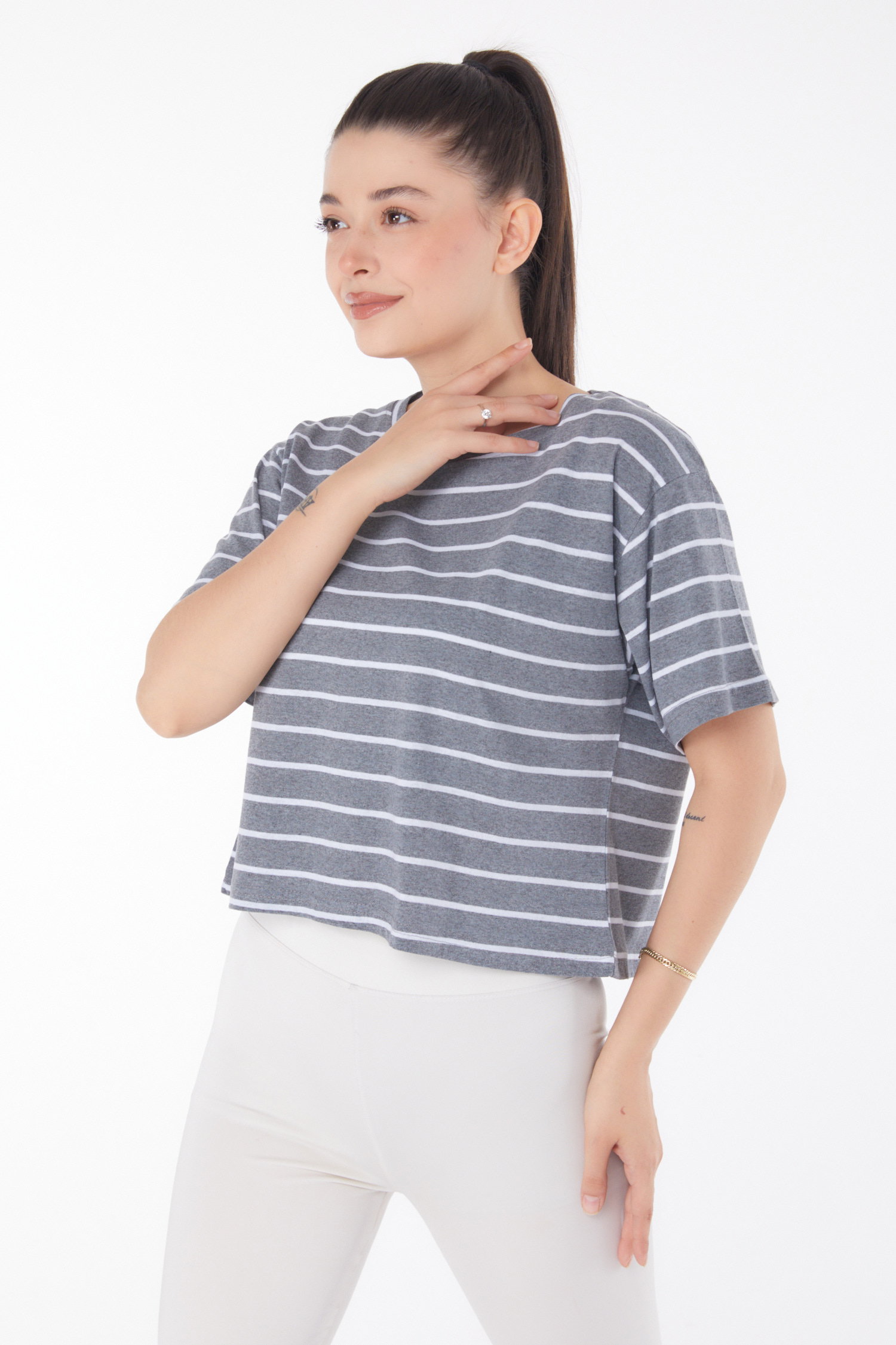 Düz Bisiklet Yaka Kadın Füme Çizgili Kısa Kollu Crop - 25842 - 2