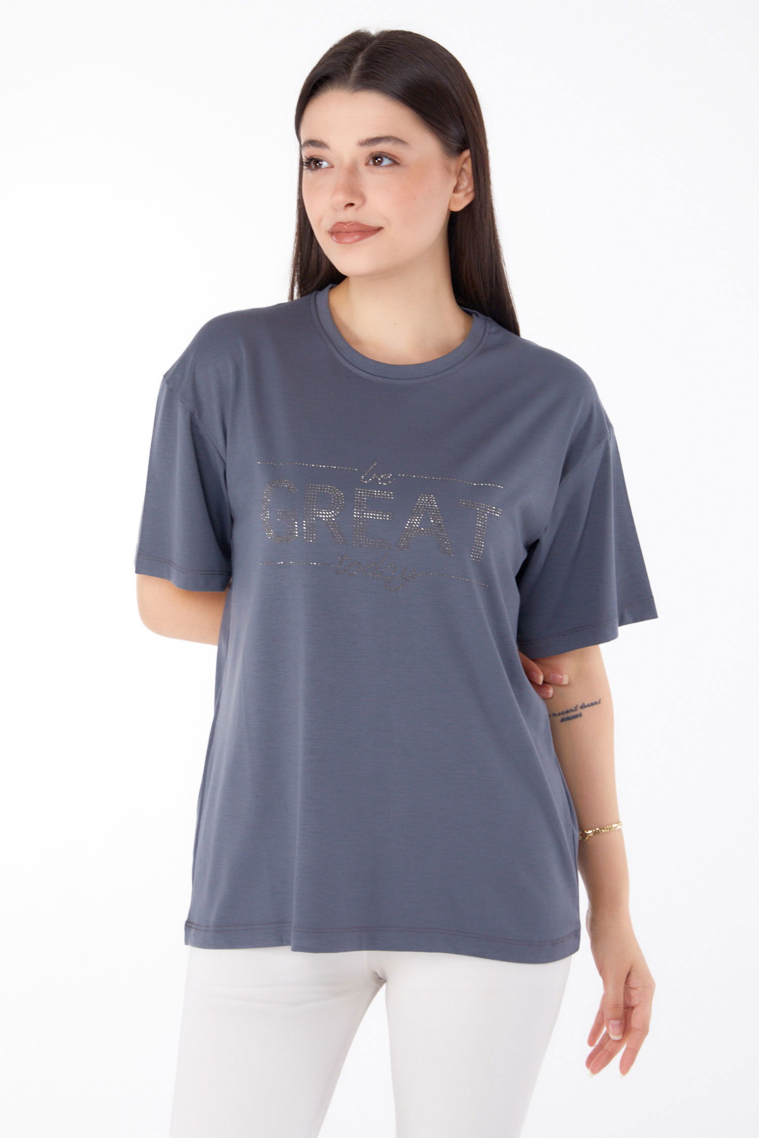 Düz Bisiklet Yaka Kadın Füme Taşlı T-shirt