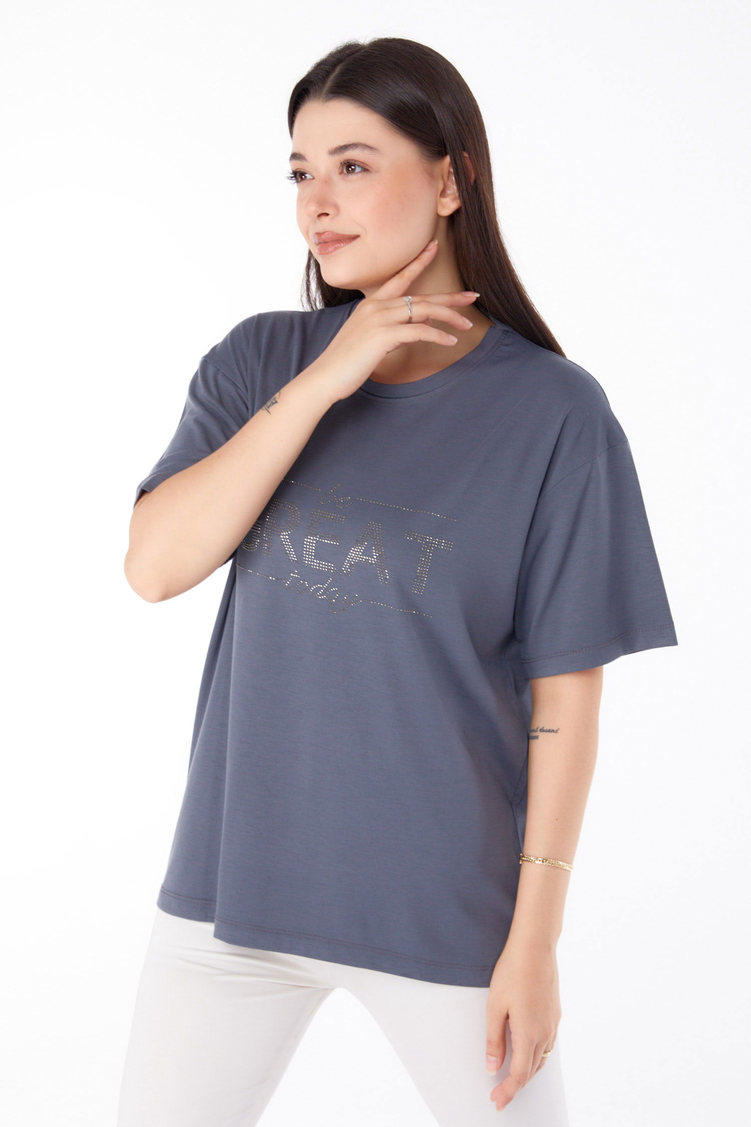 Düz Bisiklet Yaka Kadın Füme Taşlı T-shirt