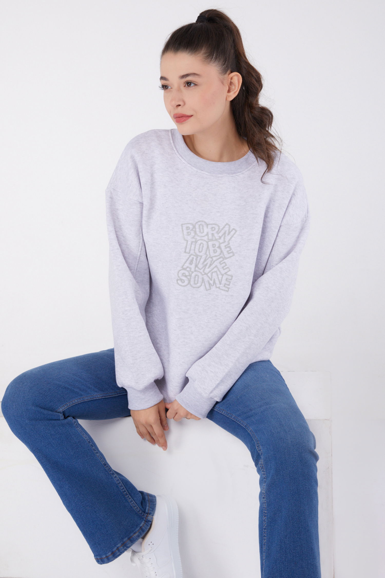 Düz Bisiklet Yaka Kadın Gri Baskılı Sweatshirt - 26475 - 1