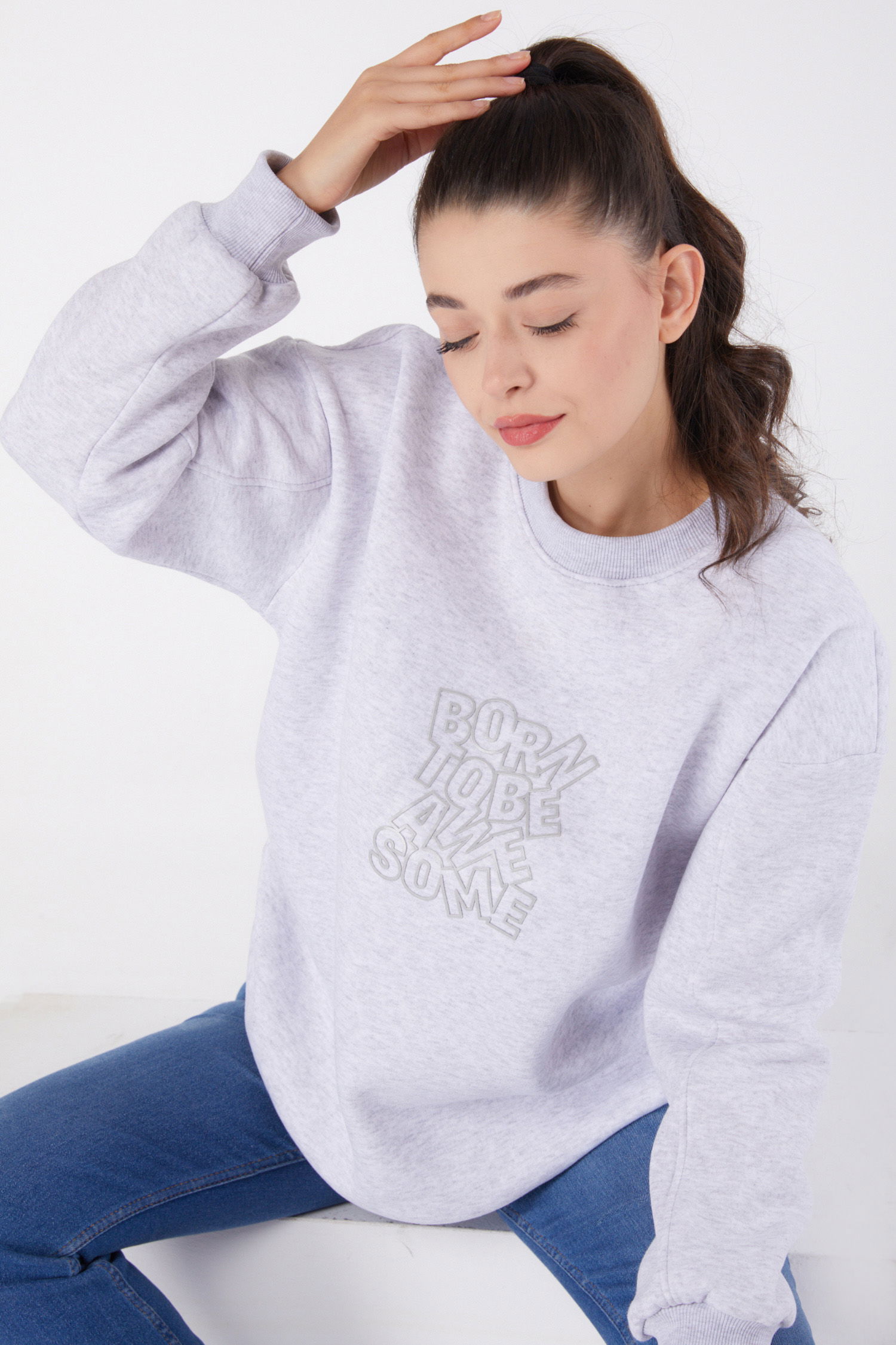 Düz Bisiklet Yaka Kadın Gri Baskılı Sweatshirt - 26475 - 2