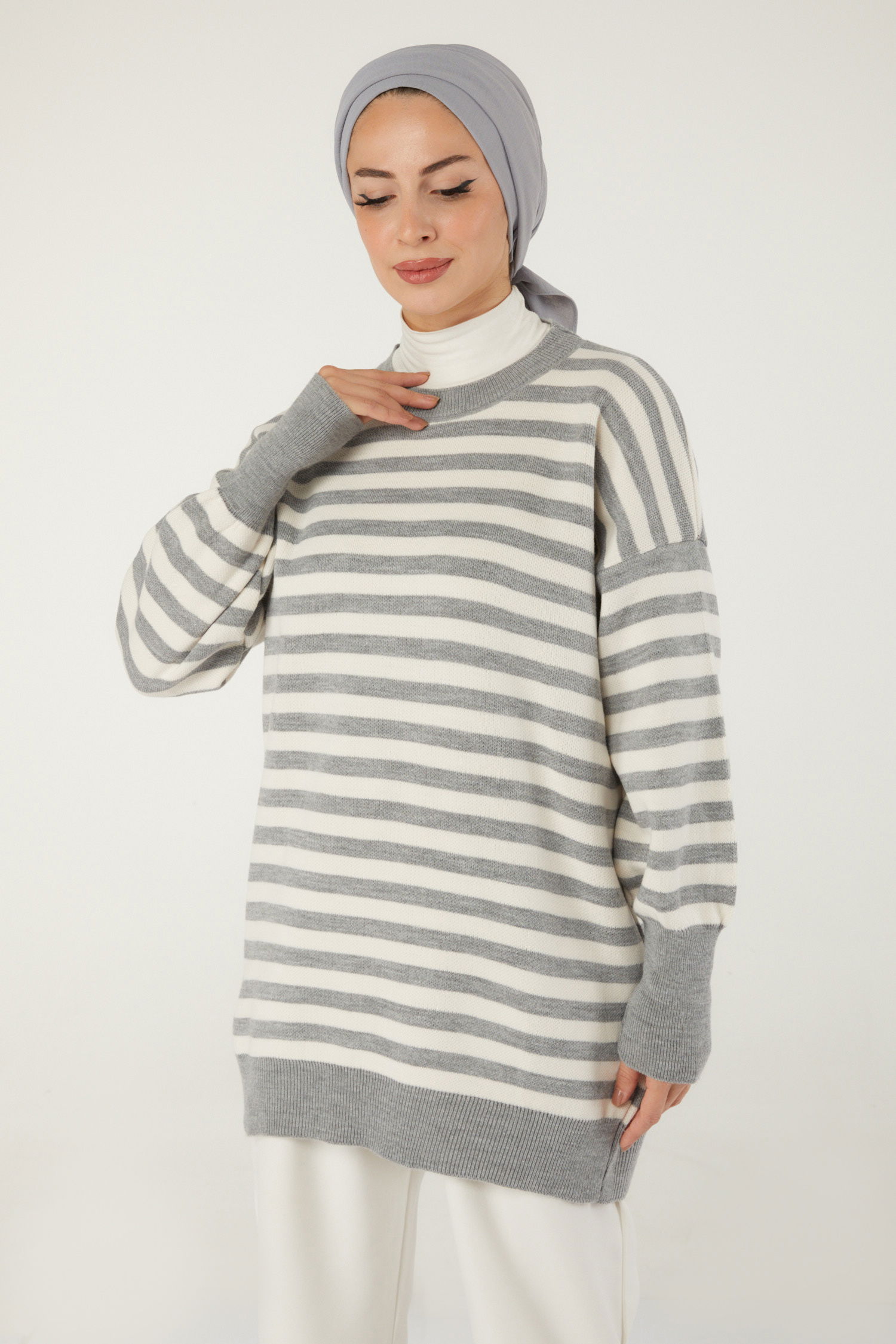 Düz Bisiklet Yaka Kadın Gri Çizgili Kazak - 26499 - 2
