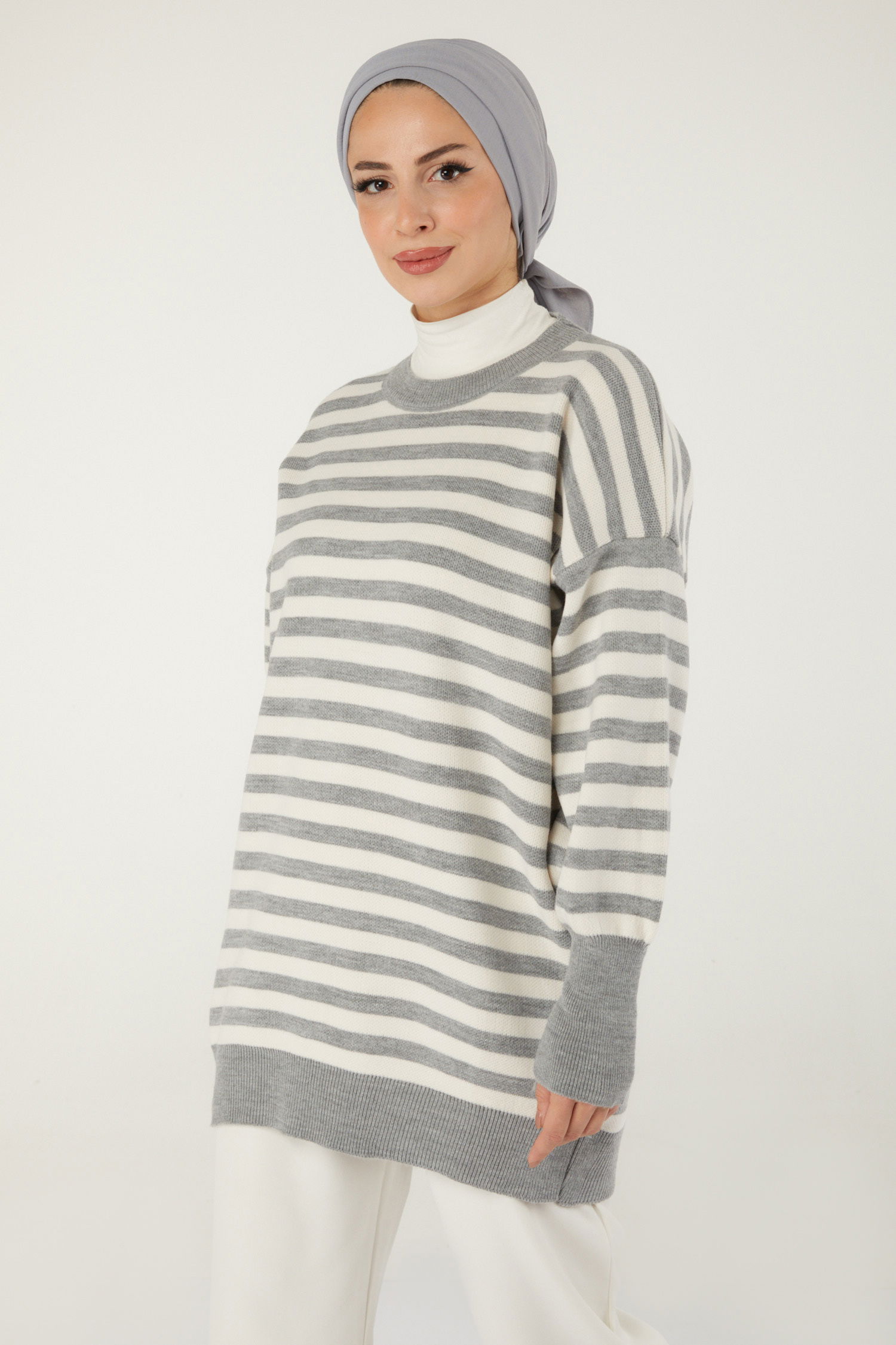 Düz Bisiklet Yaka Kadın Gri Çizgili Kazak - 26499 - 4