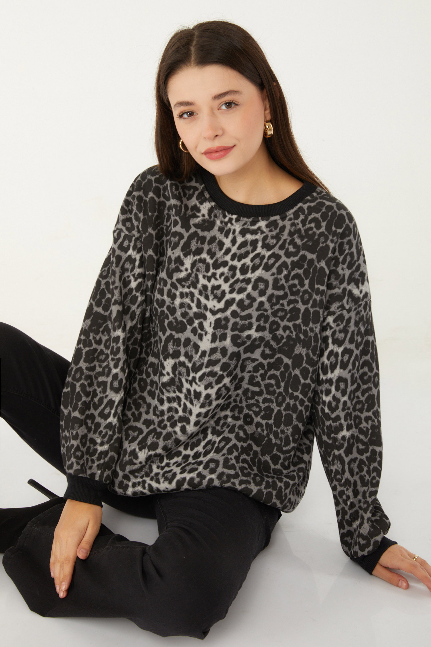 Düz Bisiklet Yaka Kadın Gri Leopar Desenli Sweat - 26535 - 3