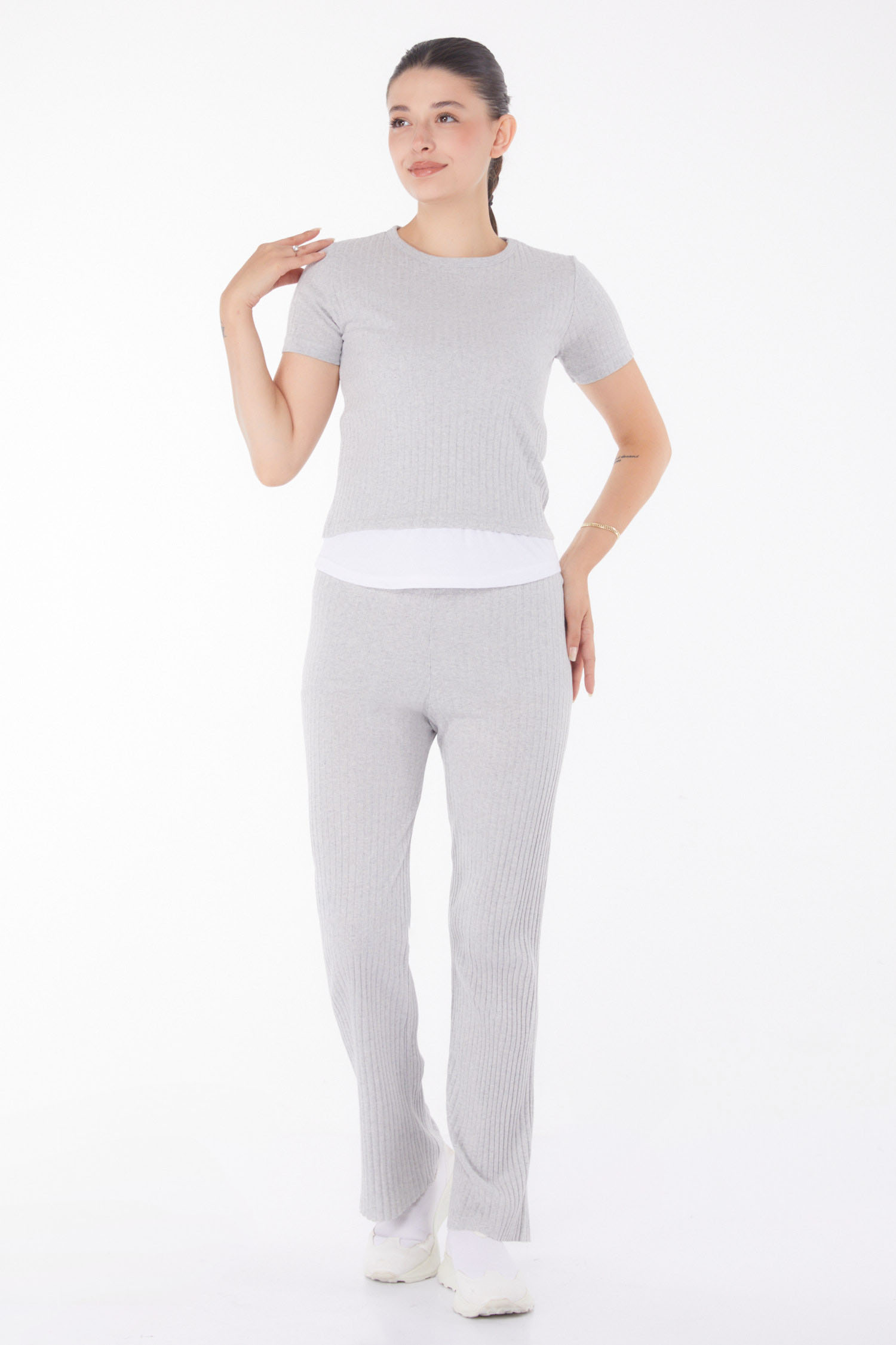 Düz Bisiklet Yaka Kadın Gri T-shirt Pantolon İkili Takım - 25952 - 1