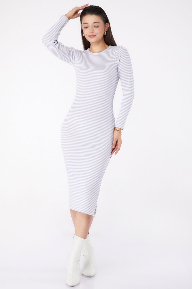 Düz Bisiklet Yaka Kadın Gri Yırtmaçlı Çizgili Elbise - 26367 - TOFİSA