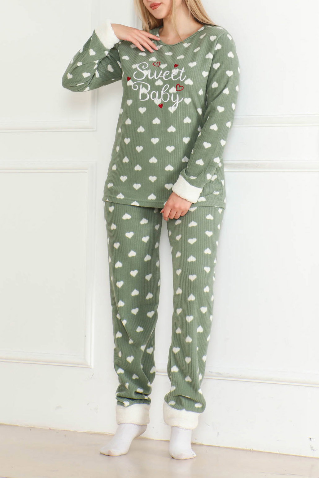 Düz Bisiklet Yaka Kadın Haki Nakışlı Peluş Polar Pijama Takım - 26636 - 1