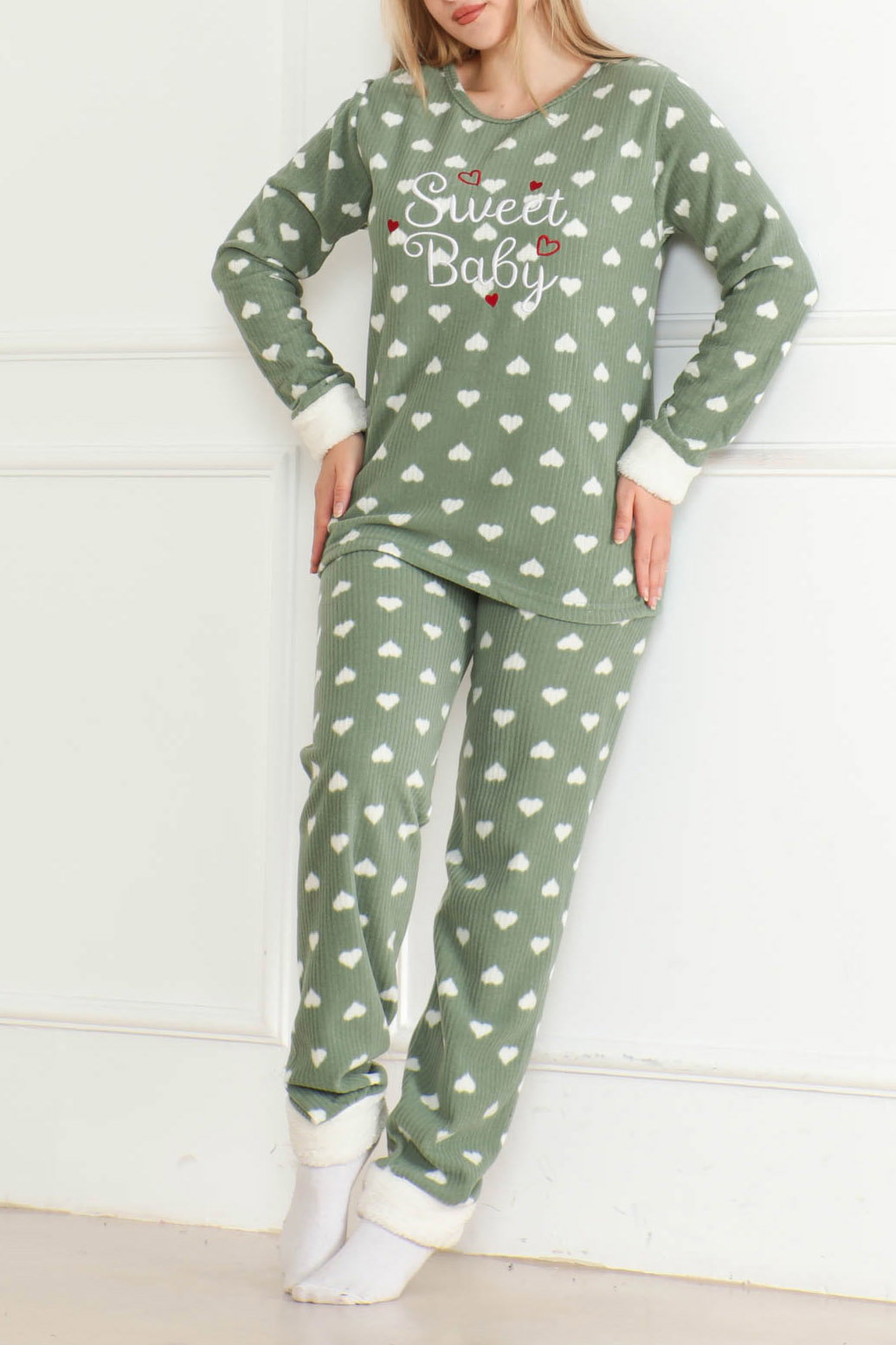 Düz Bisiklet Yaka Kadın Haki Nakışlı Peluş Polar Pijama Takım - 26636 - 2