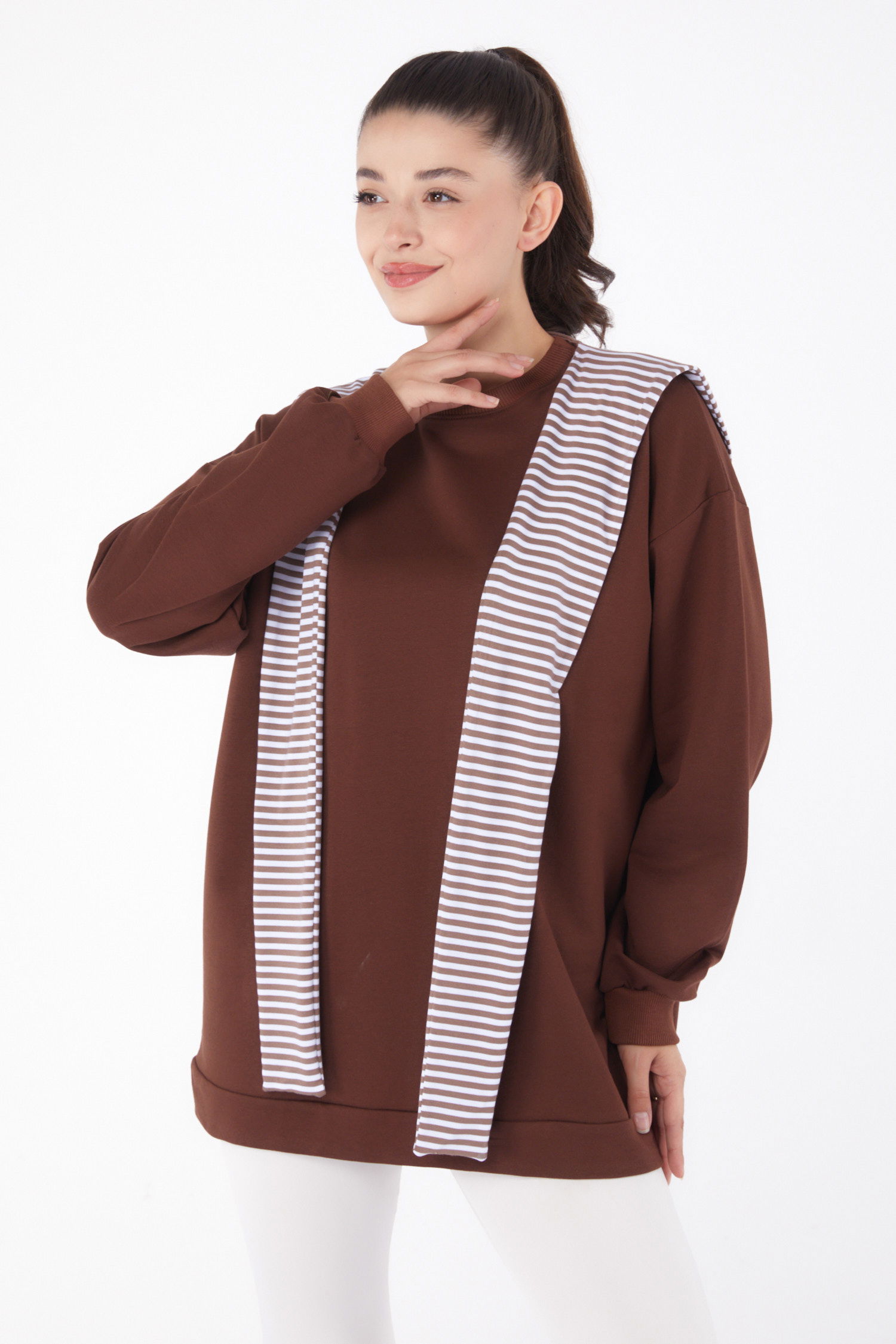 Düz Bisiklet Yaka Kadın Kahve Şallı Sweat - 26223 - 2