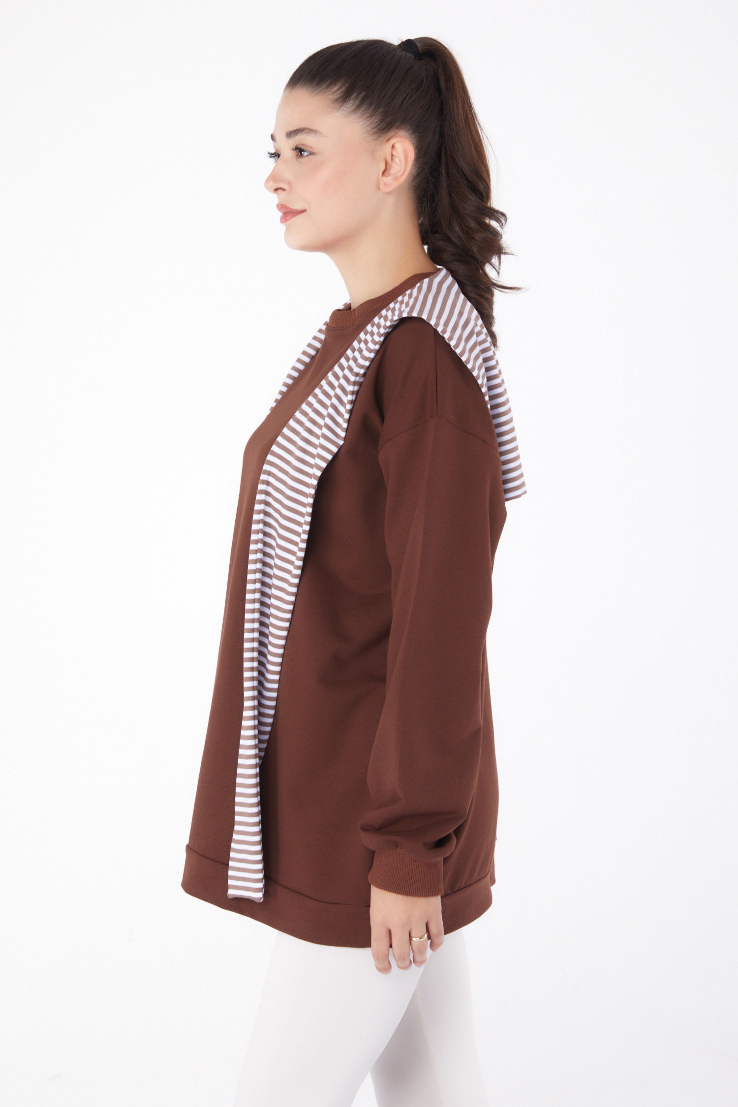 Düz Bisiklet Yaka Kadın Kahve Şallı Sweat - 26223 - 4