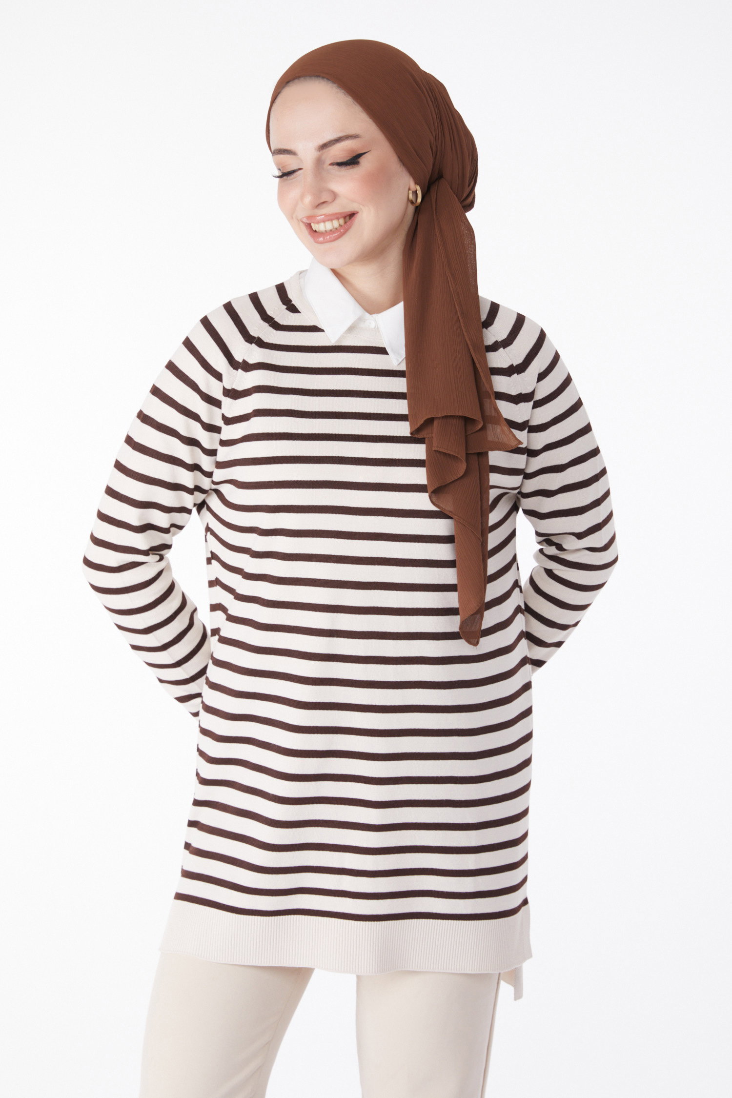 Düz Bisiklet Yaka Kadın Krem Çizgili Triko Tunik - 25238 - 2