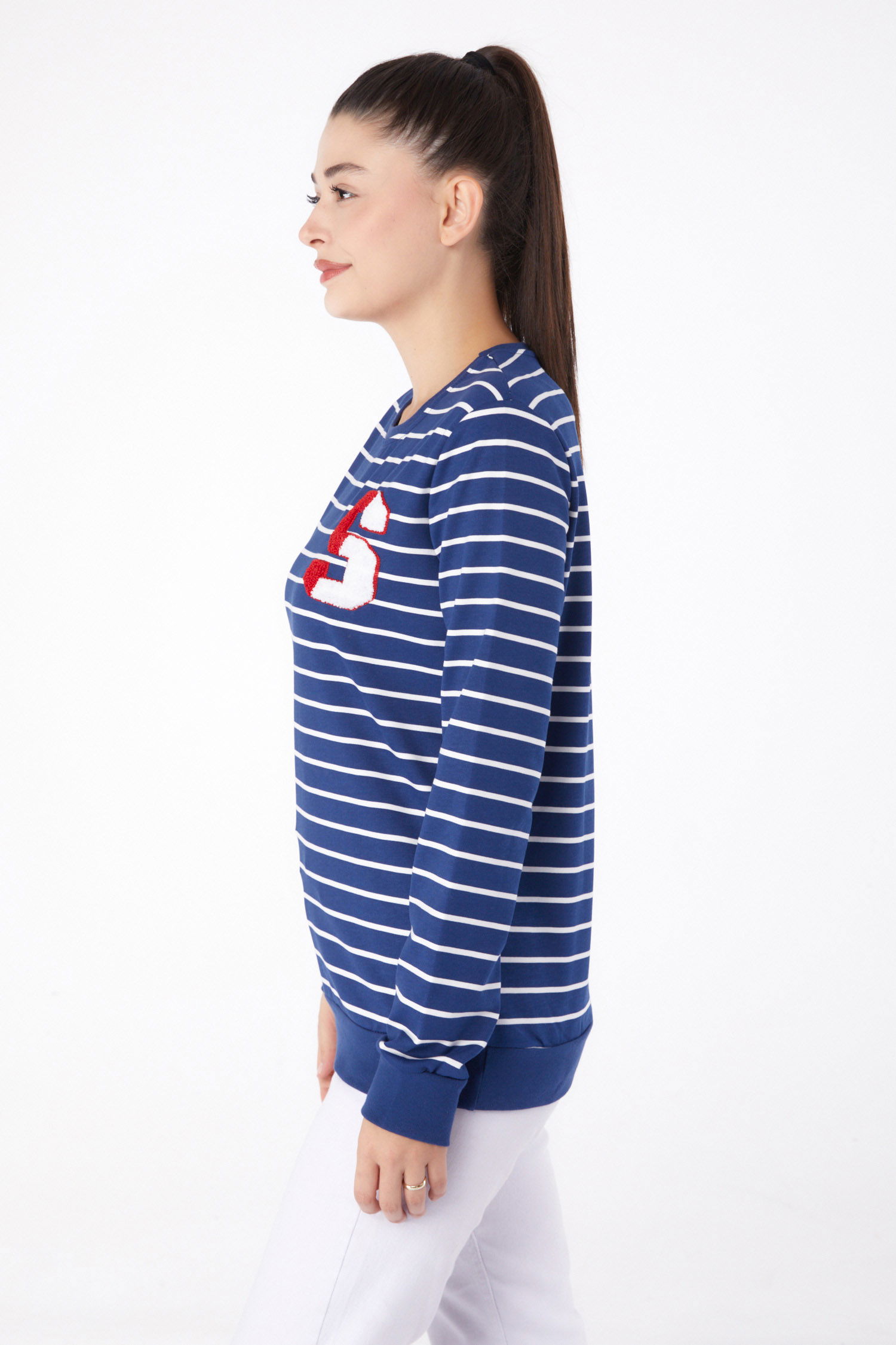 Düz Bisiklet Yaka Kadın Lacivert Nakışlı Sweatshirt - 26286 - 2