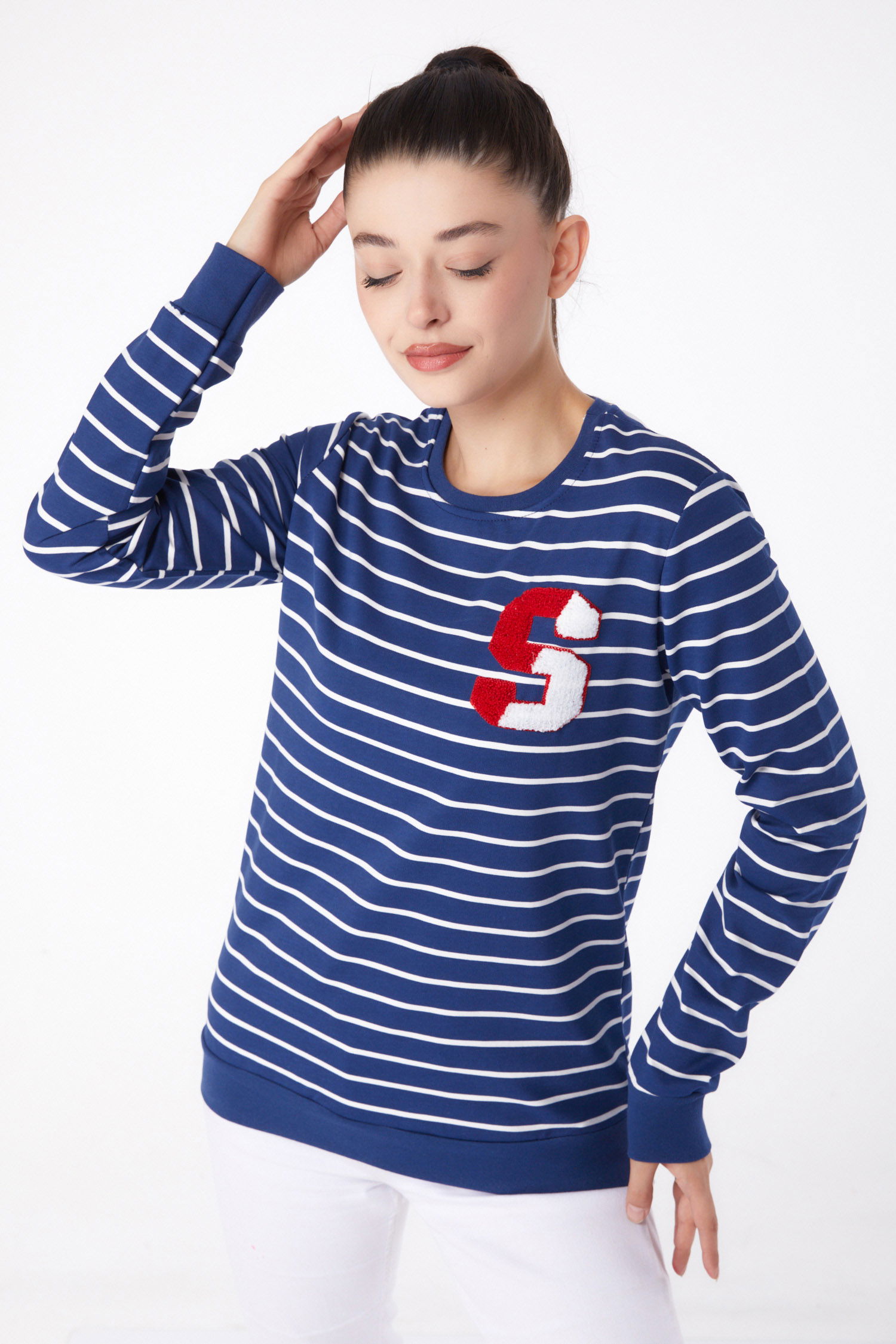 Düz Bisiklet Yaka Kadın Lacivert Nakışlı Sweatshirt - 26286 - 4