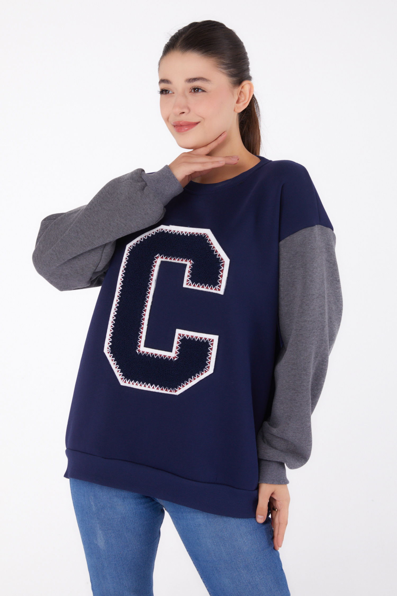Düz Bisiklet Yaka Kadın Lacivert Nakışlı Sweatshirt - 26451 - 2